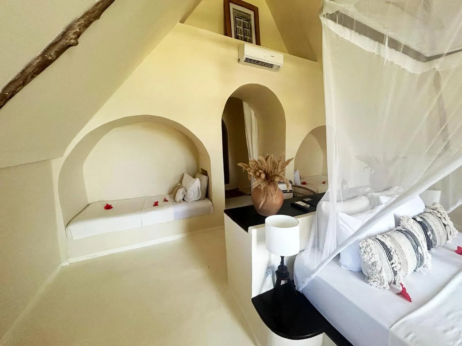 Bed in Kuwa Zanzibar