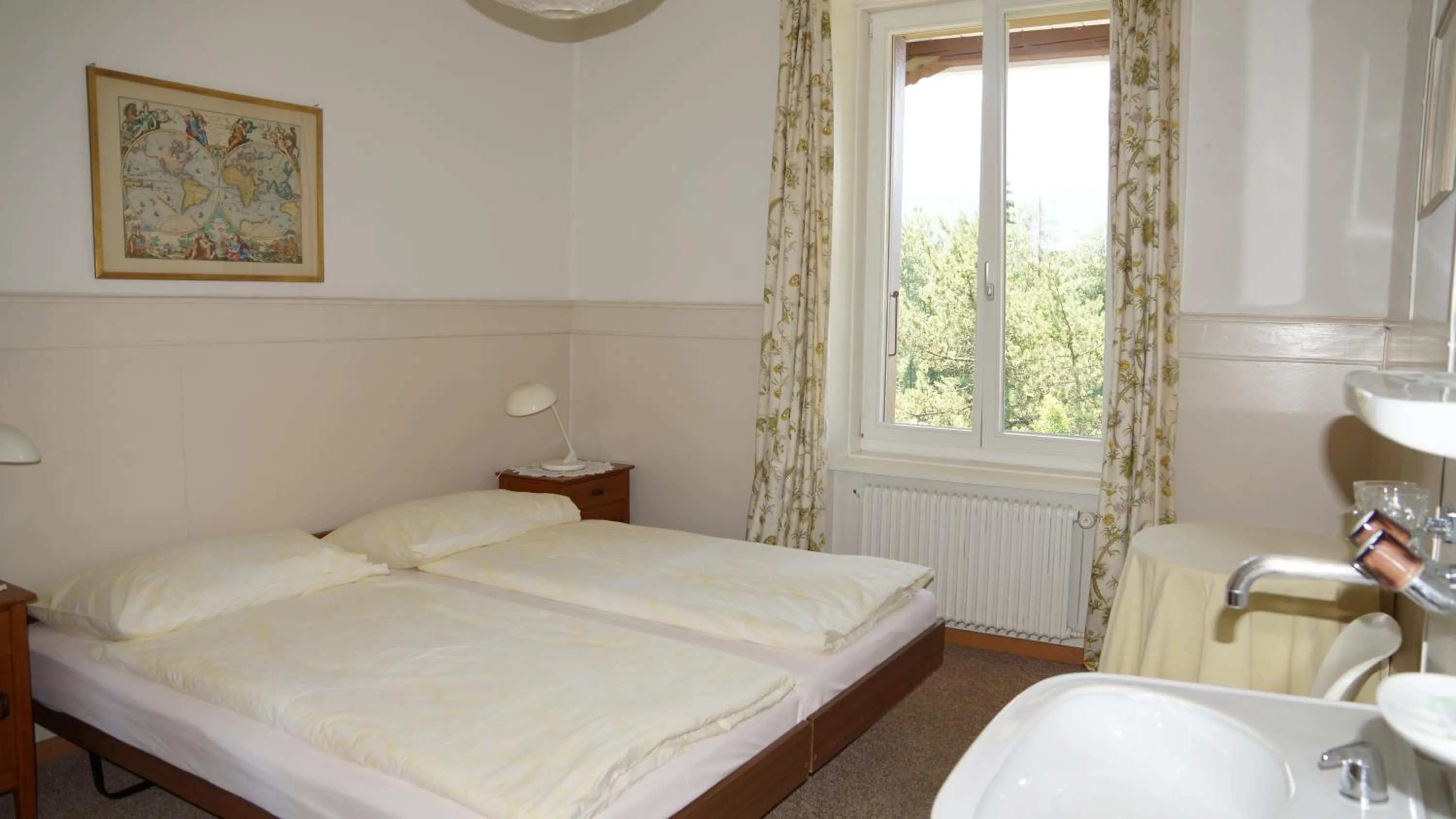 Photo of the whole room, Bed in Hotel Beatus