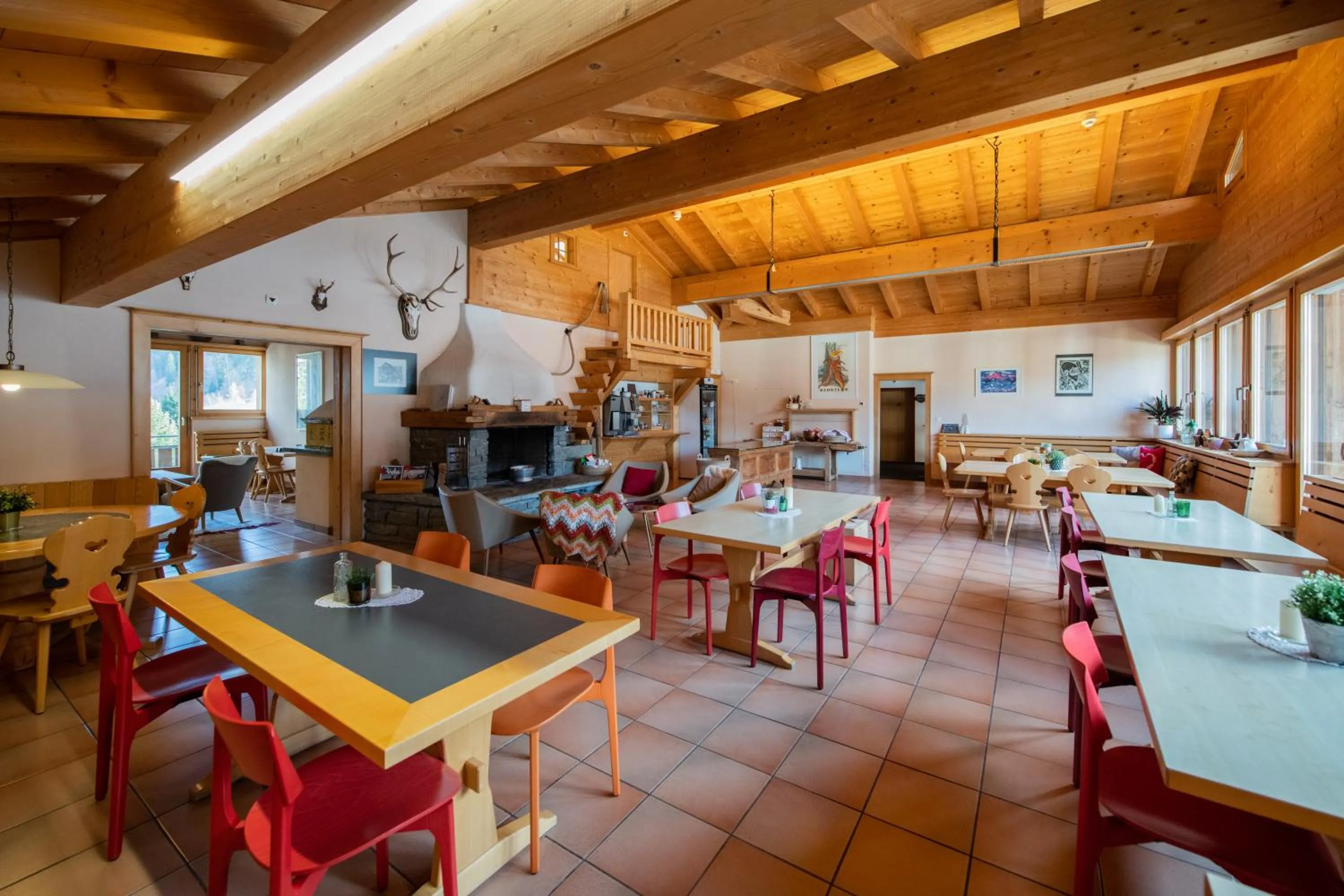 Communal lounge/ TV room in Sport-Lodge Klosters