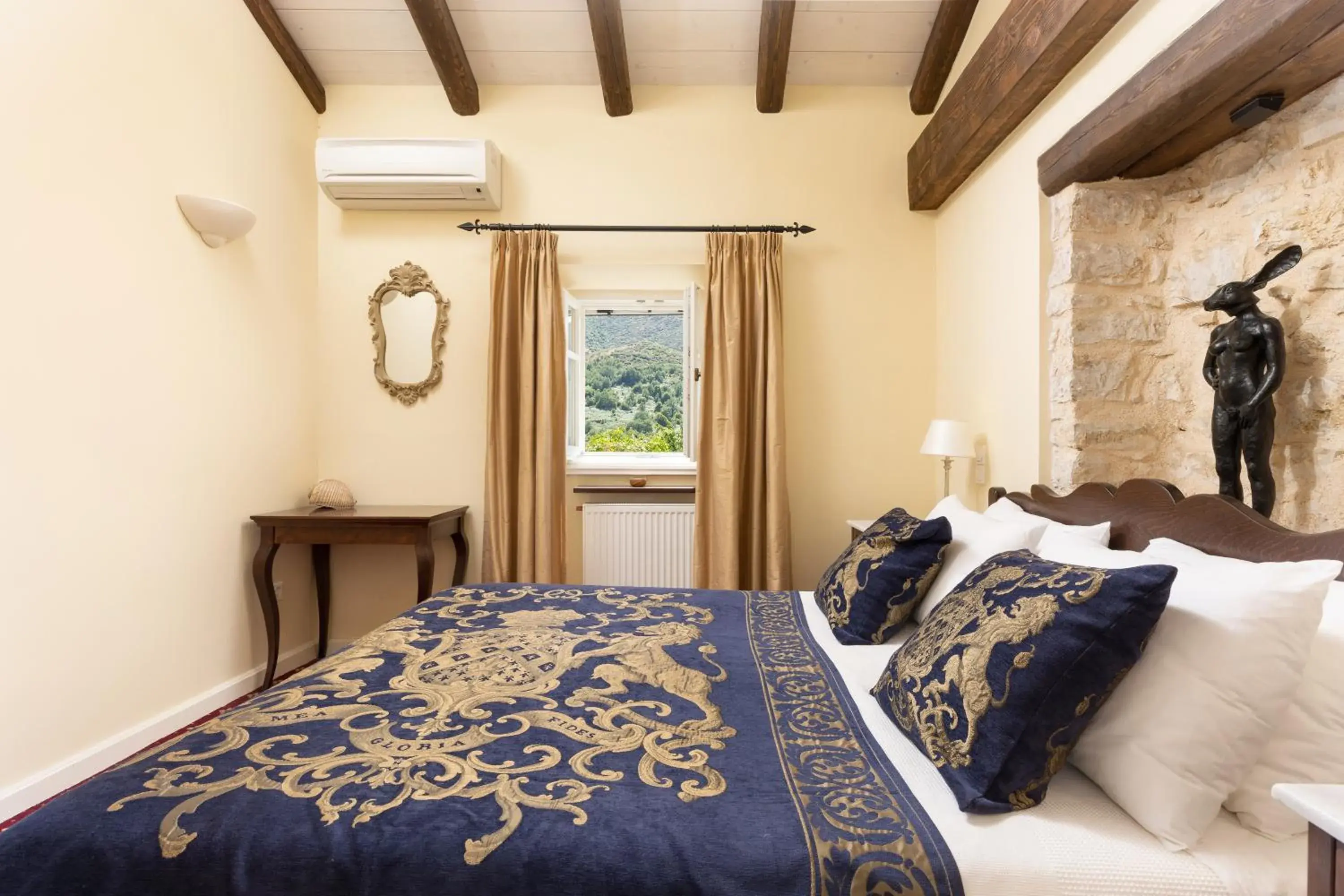 King Suite in The Merchants House King Suite in The Merchants House