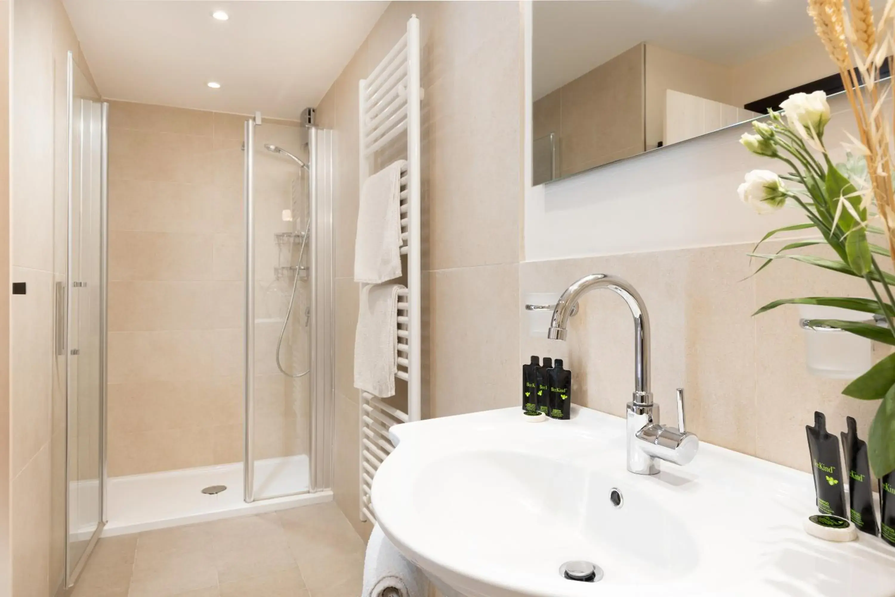 Deluxe Double or Twin Room with Garden View in The Merchants House Deluxe Double or Twin Room with Garden View in The Merchants House