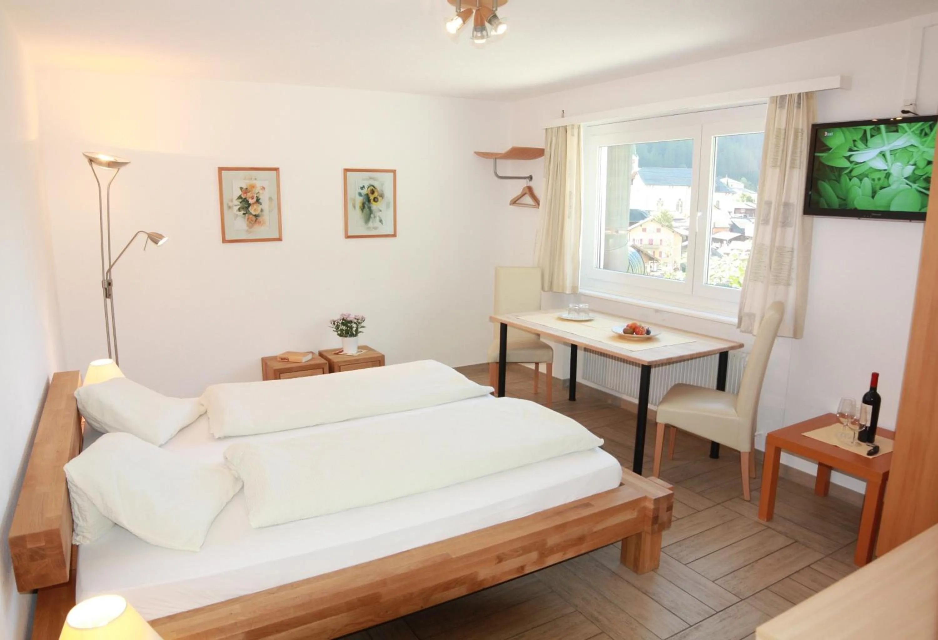 Photo of the whole room, Bed in Hotel Paradis-Leukerbad-Therme