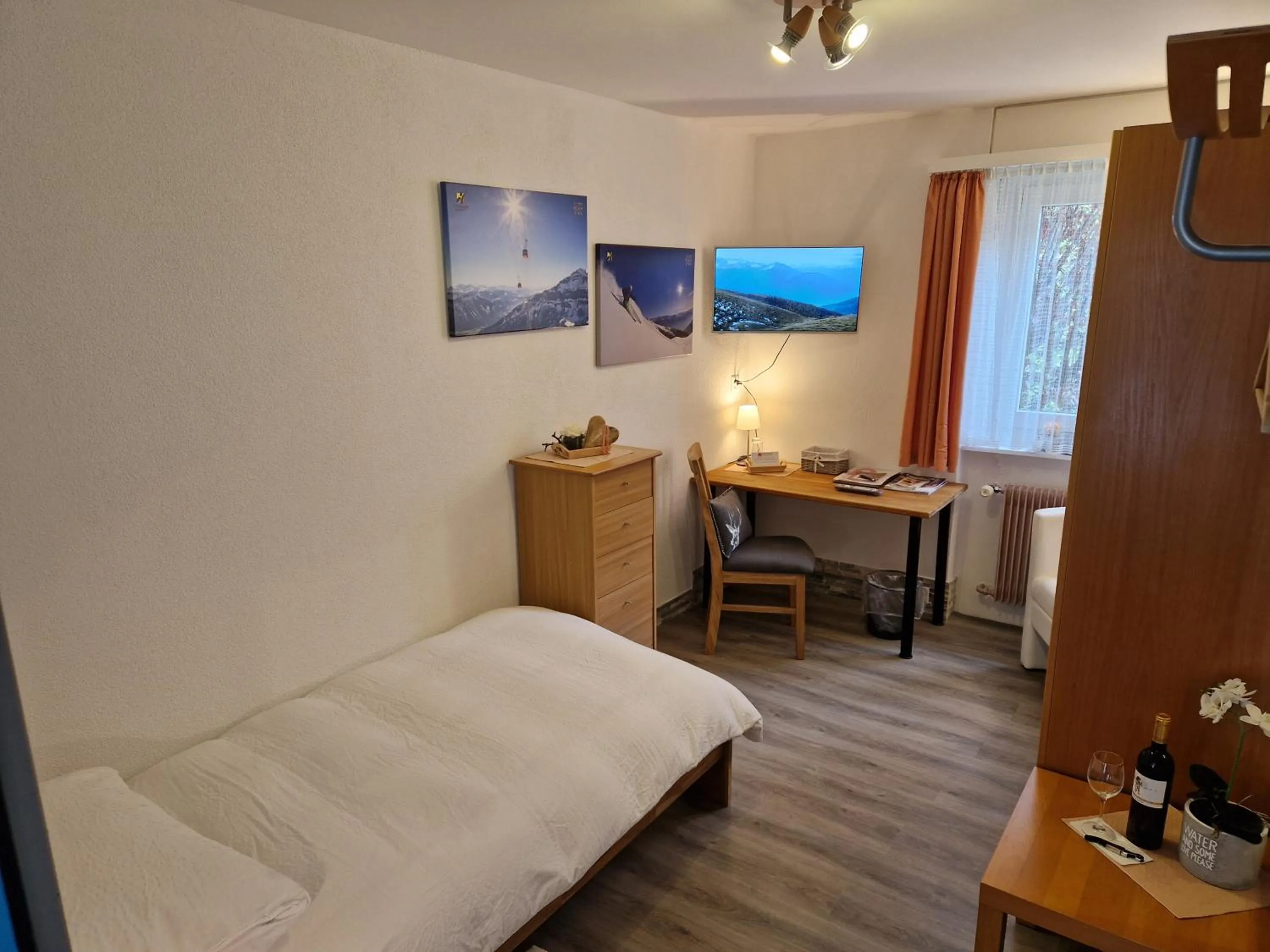 Bed in Hotel Paradis-Leukerbad-Therme