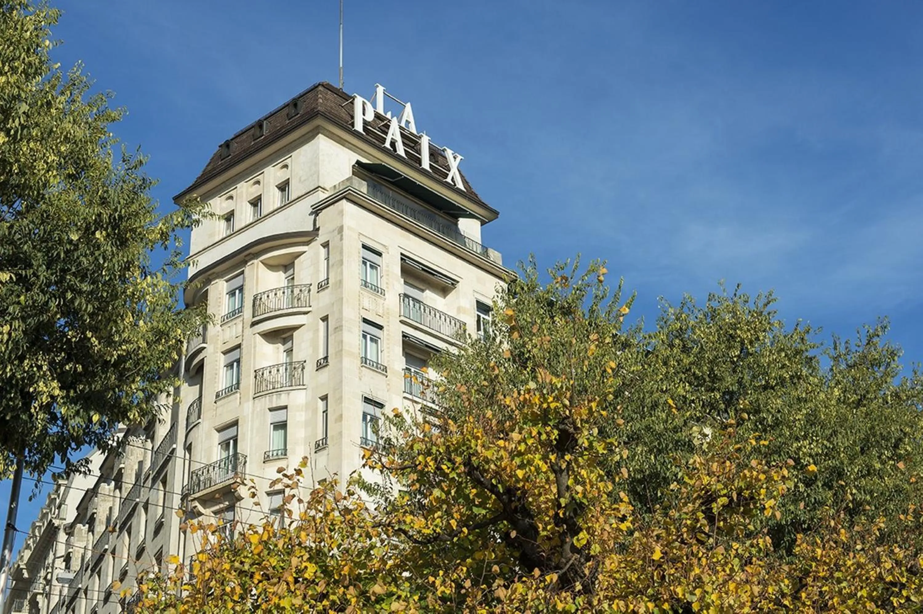 Property building in Hôtel de la Paix Lausanne