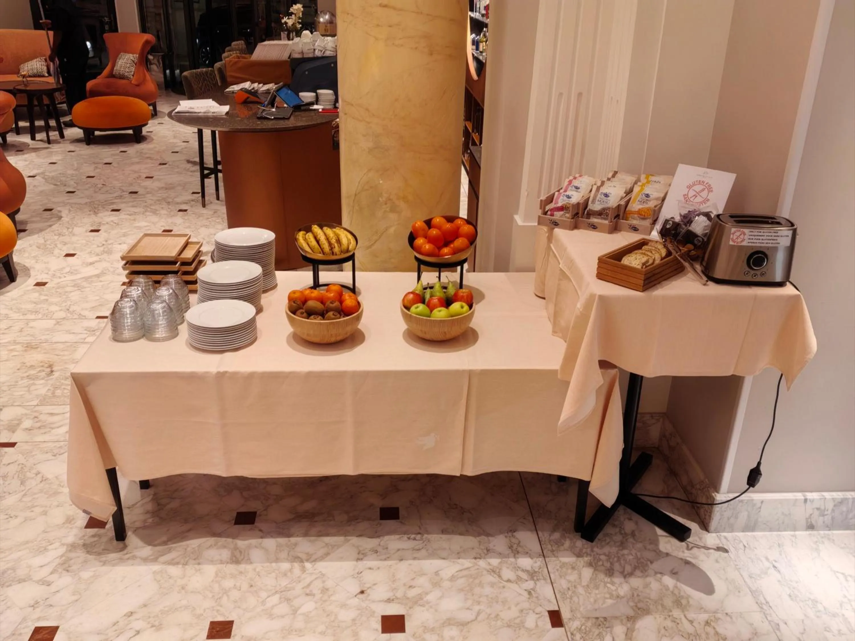 Breakfast in Hôtel de la Paix Lausanne