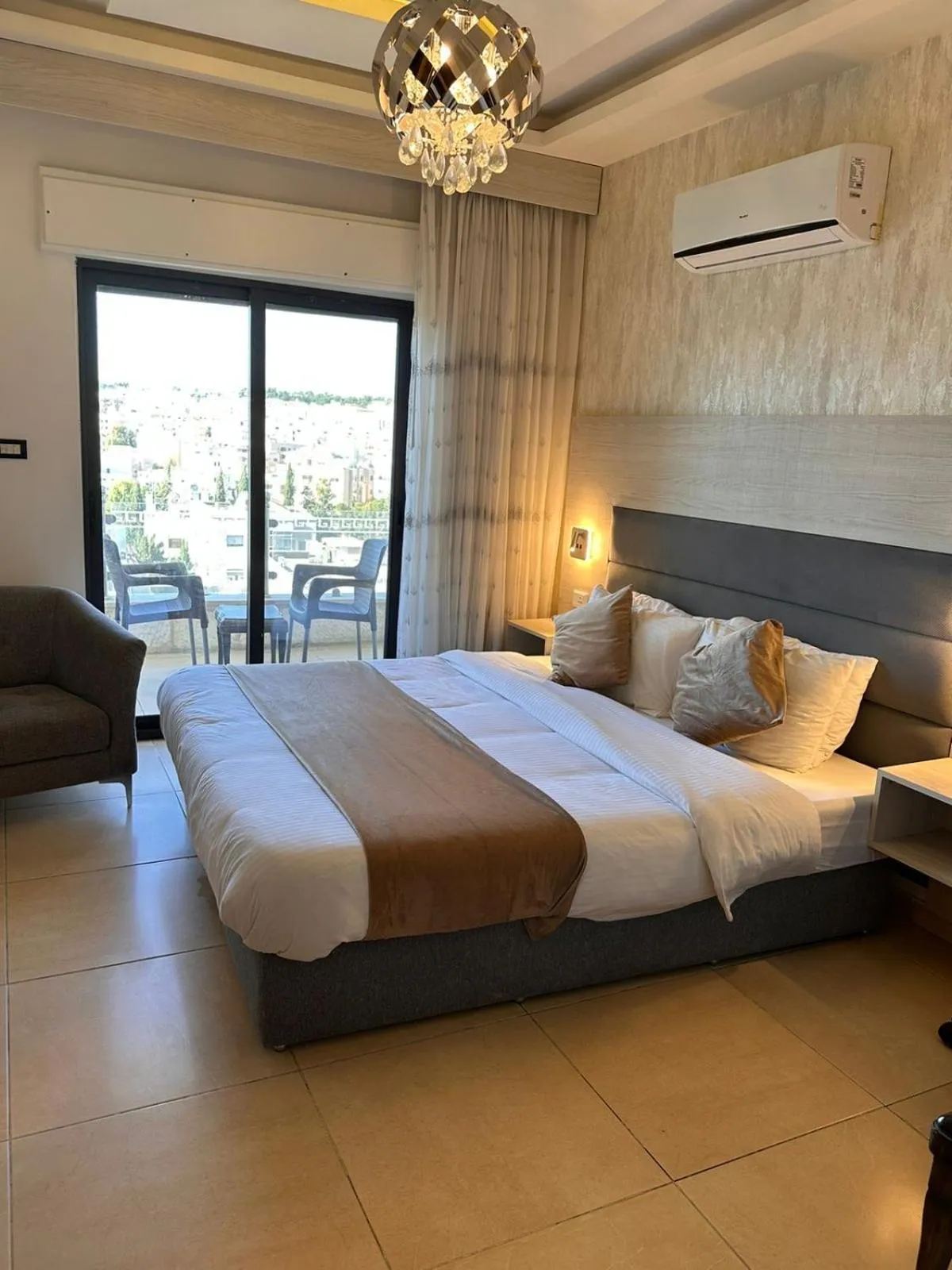 Bed in AlQimah Hotel Apartments