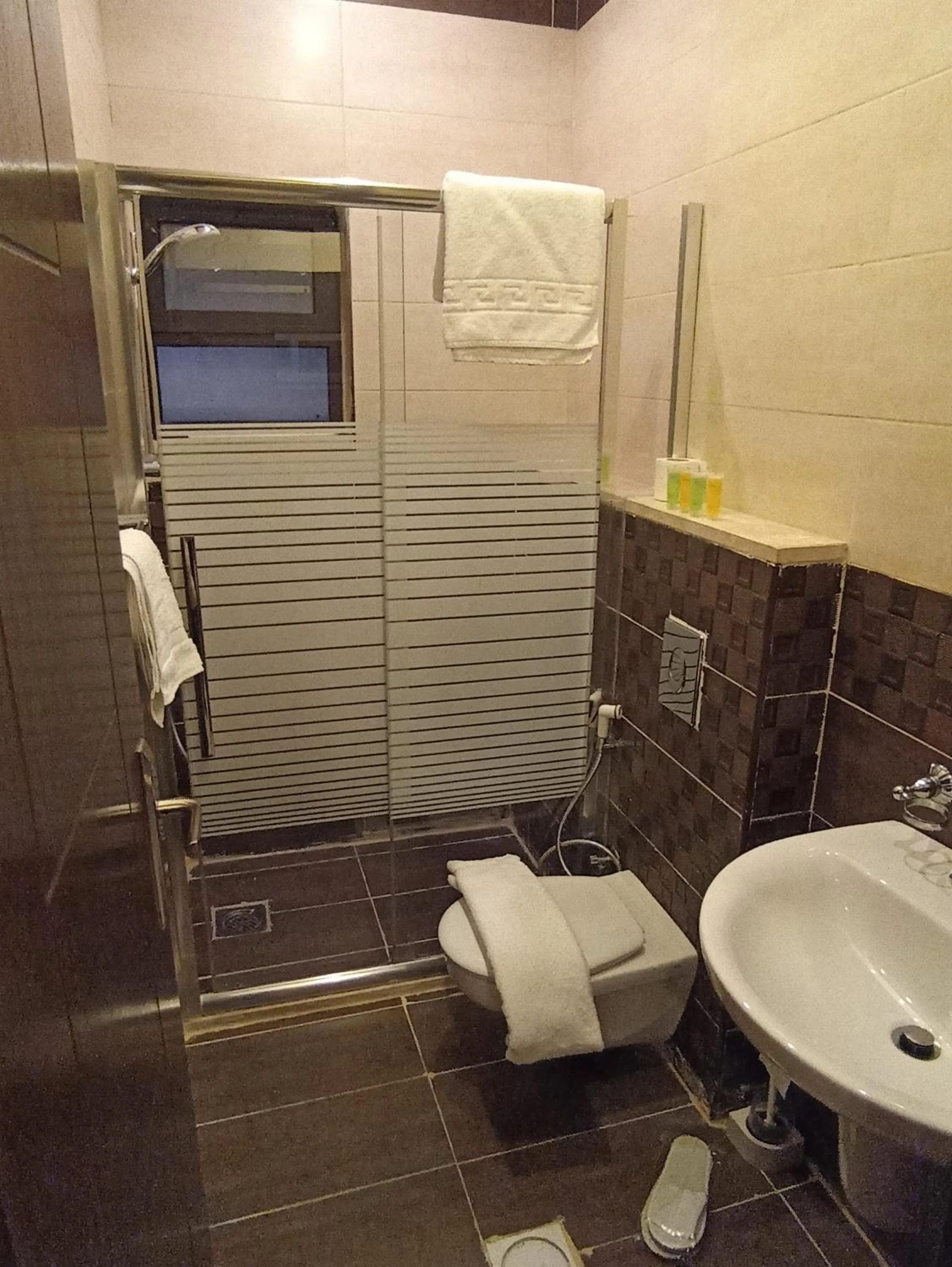 Bathroom in AlQimah Hotel Apartments