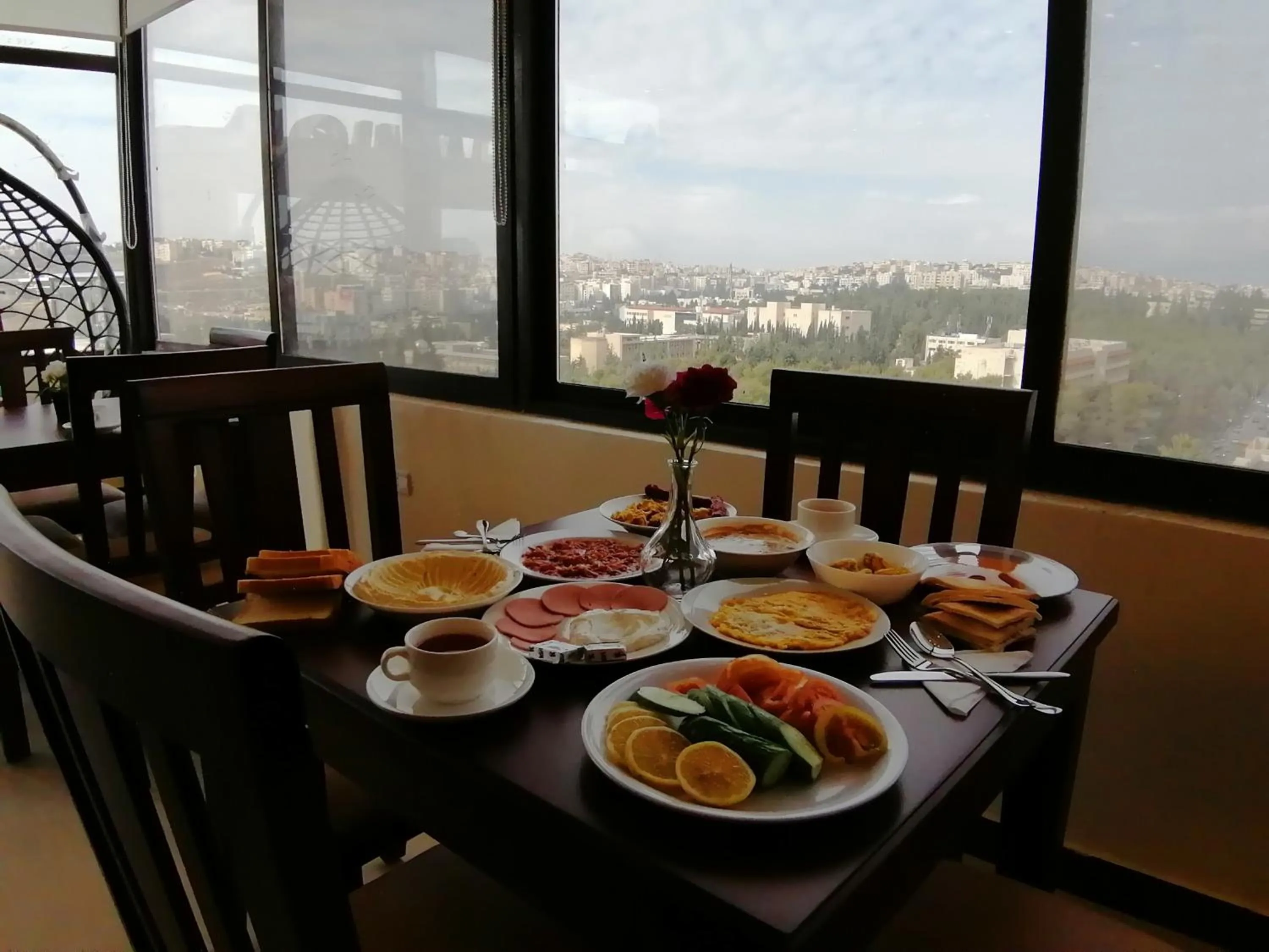 Food and drinks in AlQimah Hotel Apartments