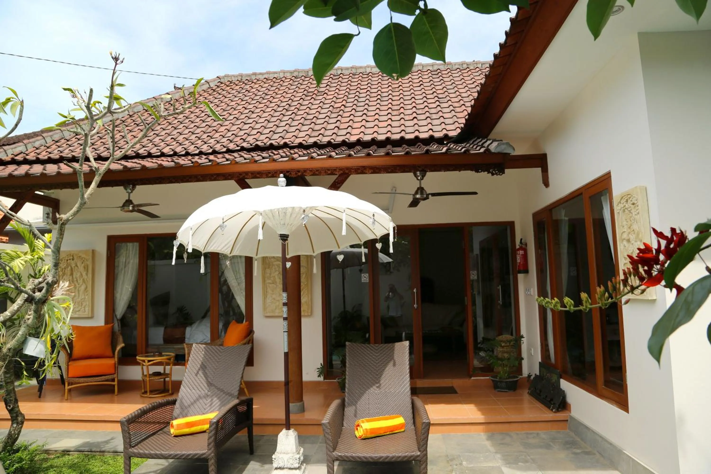 Facade/entrance in Villa Chinta 1