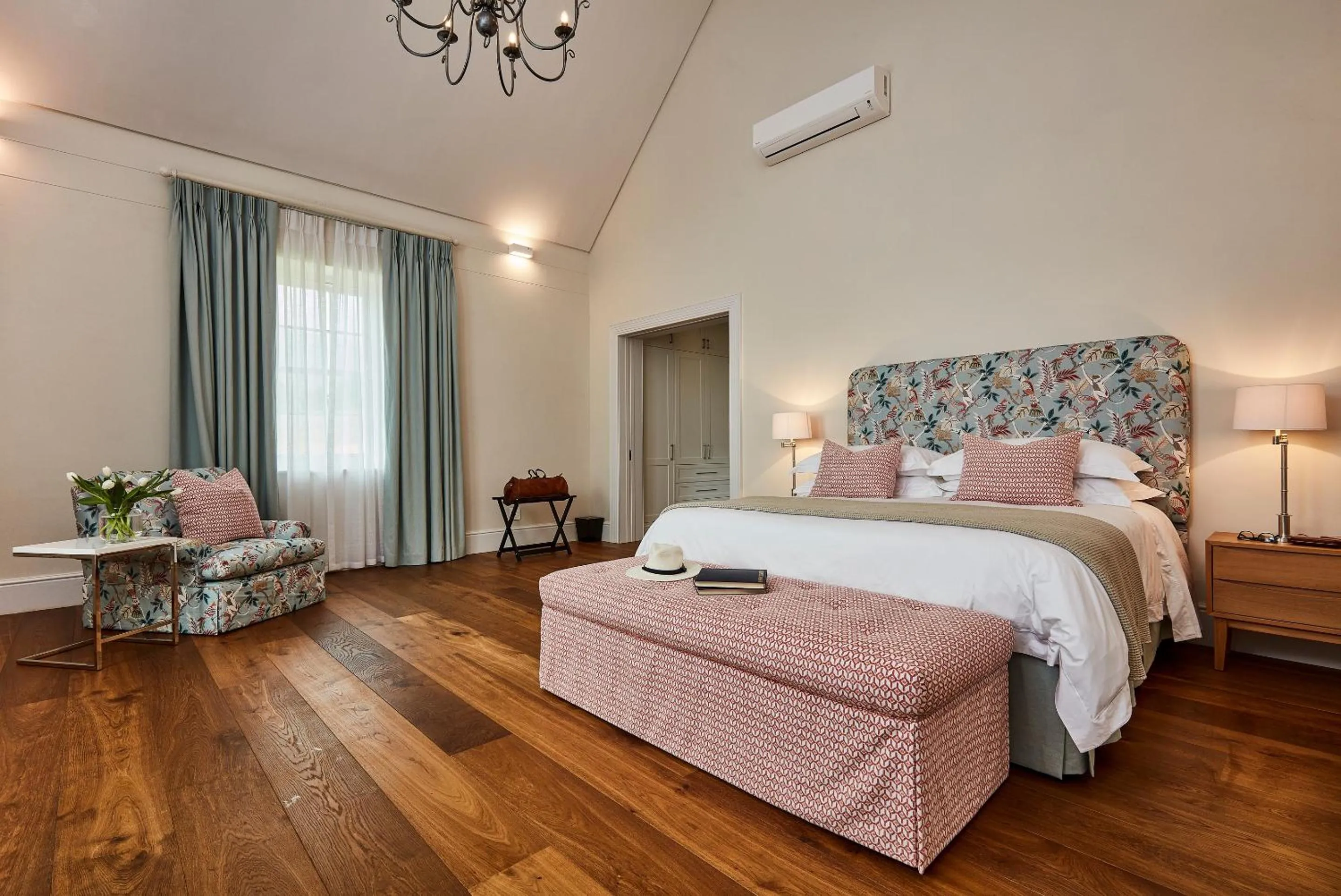 Bed in Brookdale Estate - Manor House