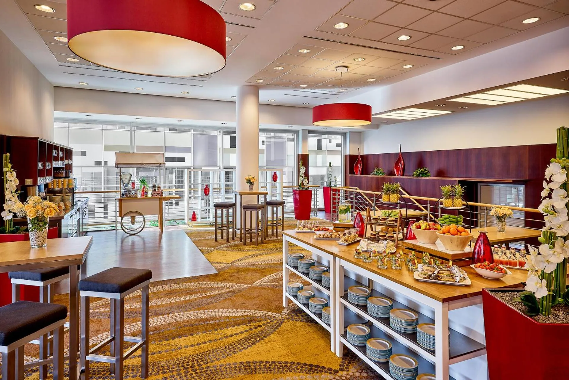 Food and drinks in Courtyard by Marriott Duesseldorf Hafen