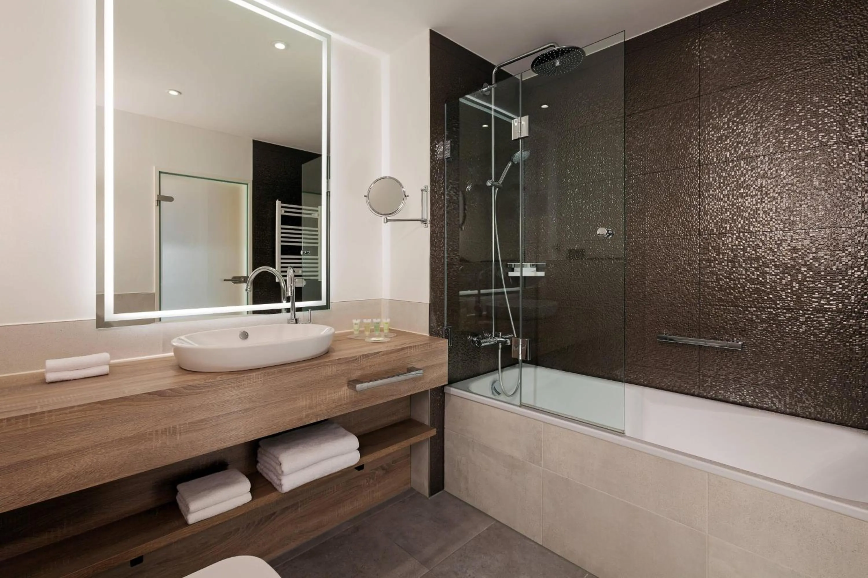 Bathroom in Courtyard by Marriott Hamburg Airport