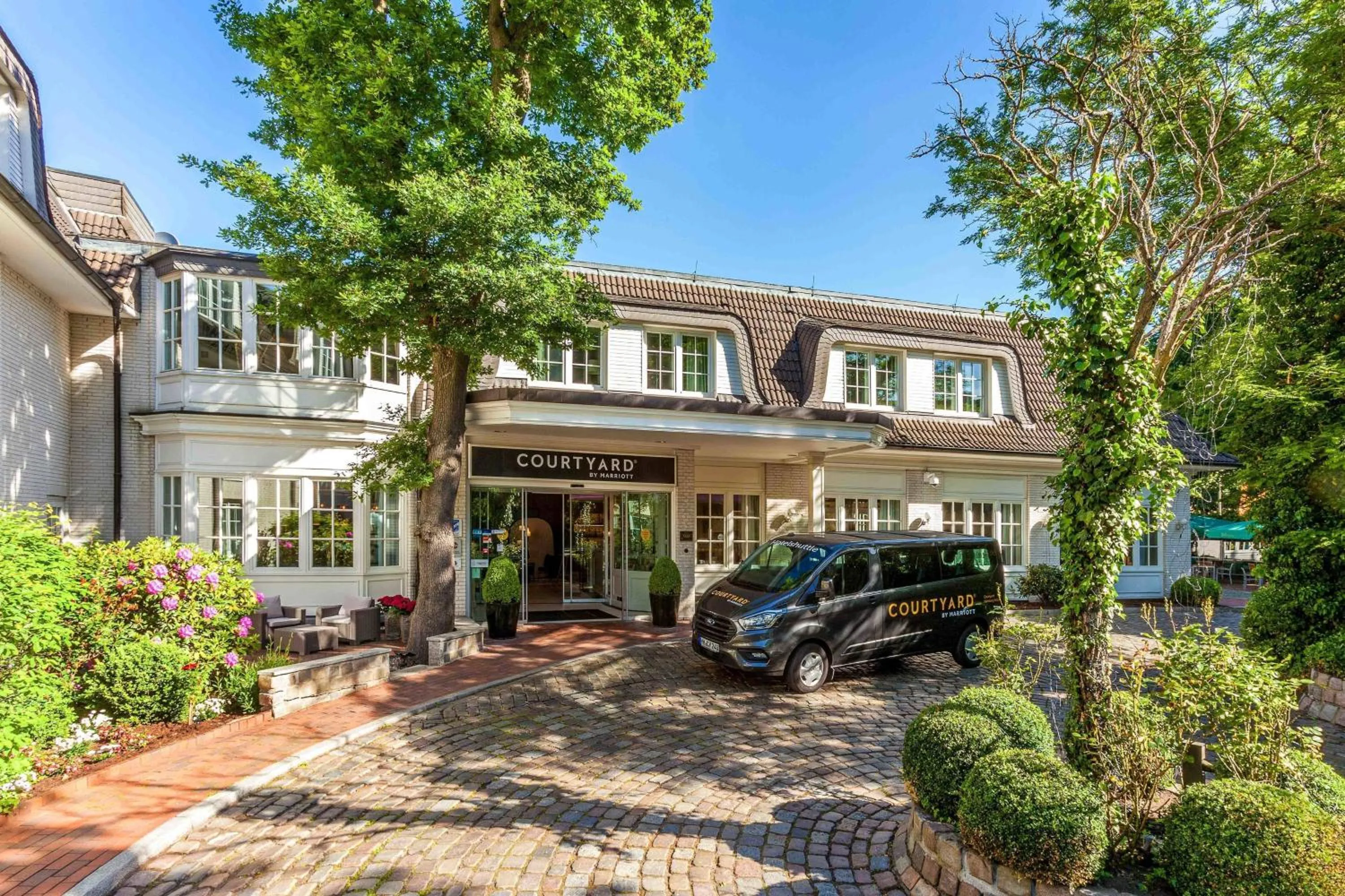 Property building in Courtyard by Marriott Hamburg Airport