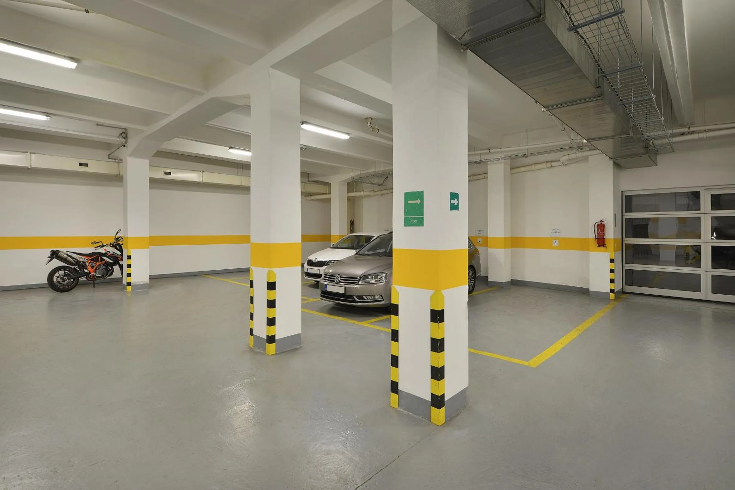 Parking in Prague Season Hotel