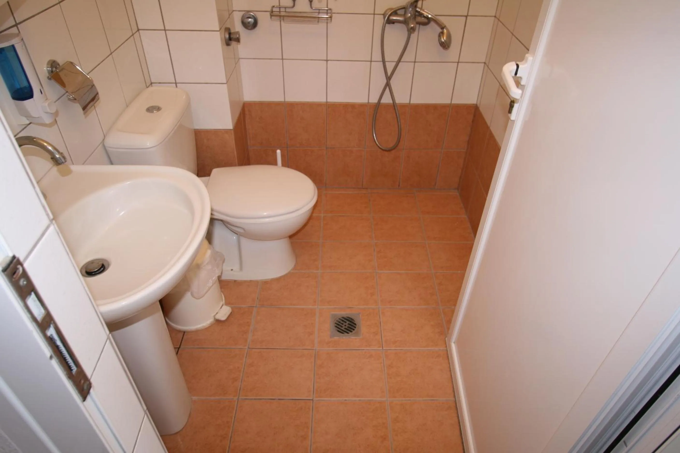 Bathroom in SARTI CENTER studios