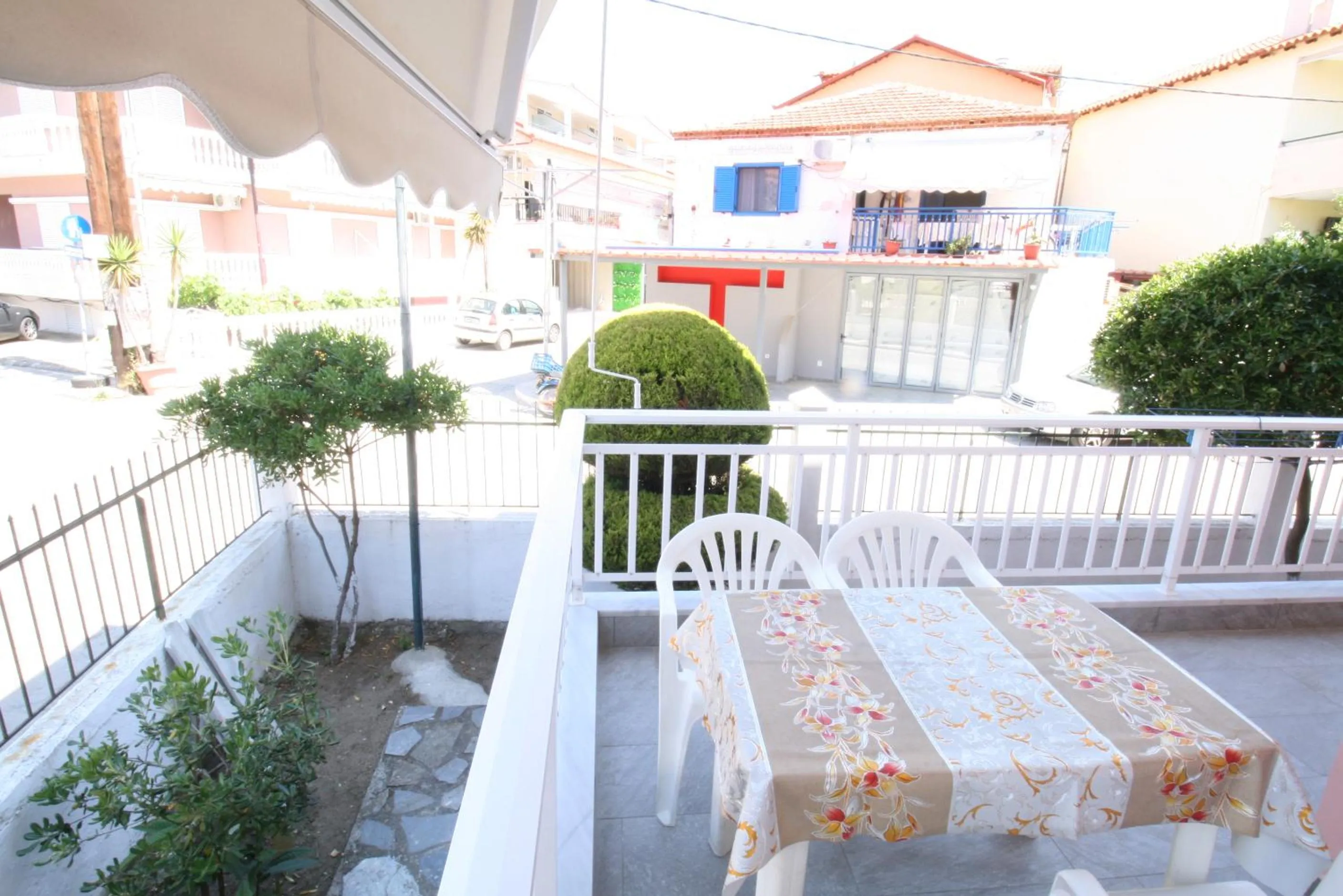 Balcony/Terrace in SARTI CENTER studios