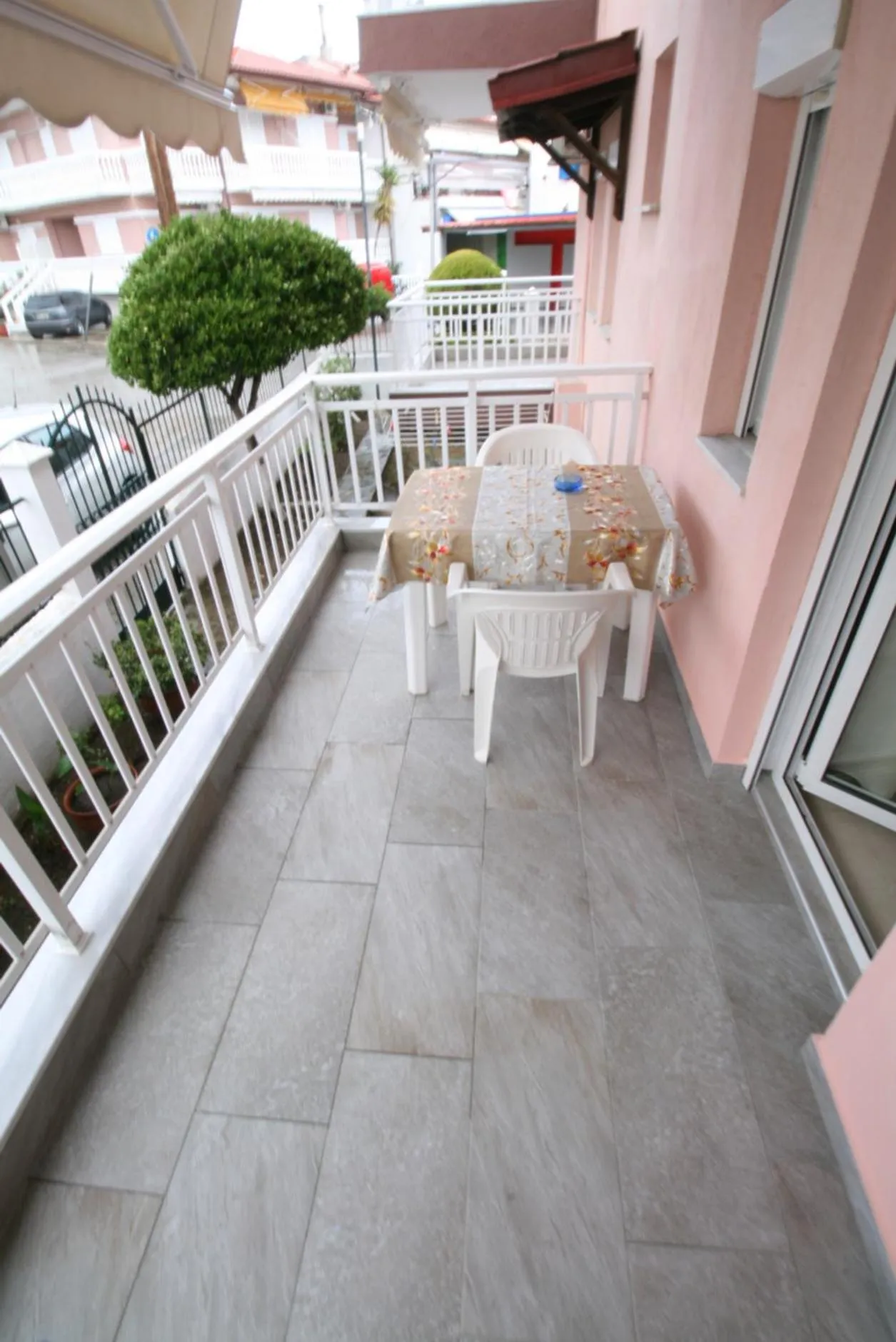 Balcony/Terrace in SARTI CENTER studios