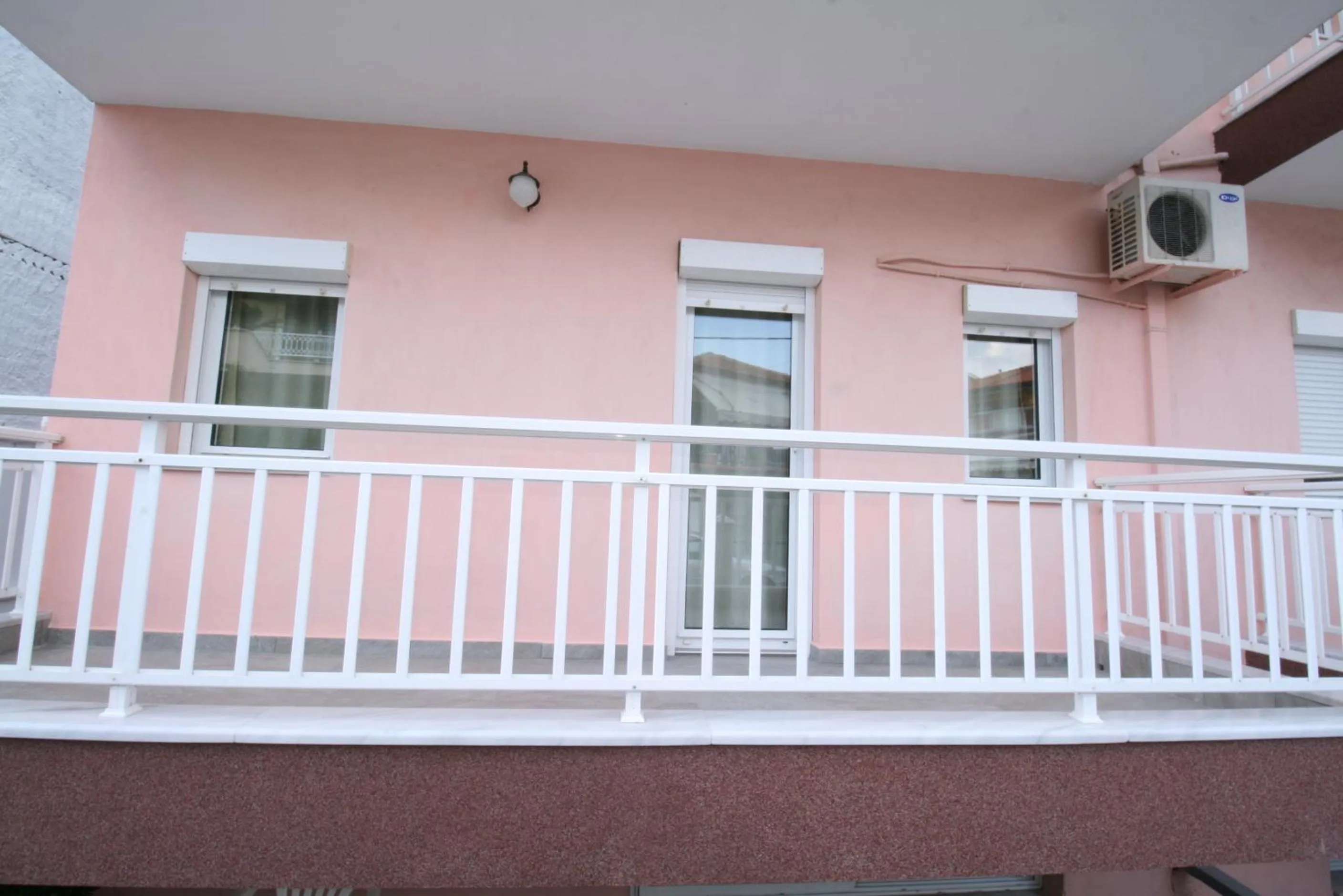 Balcony/Terrace in SARTI CENTER studios