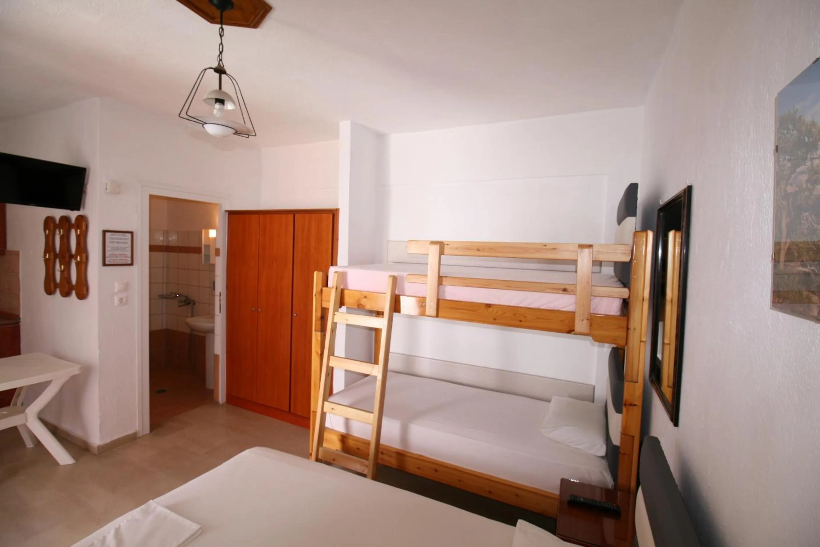 bunk bed in SARTI CENTER studios