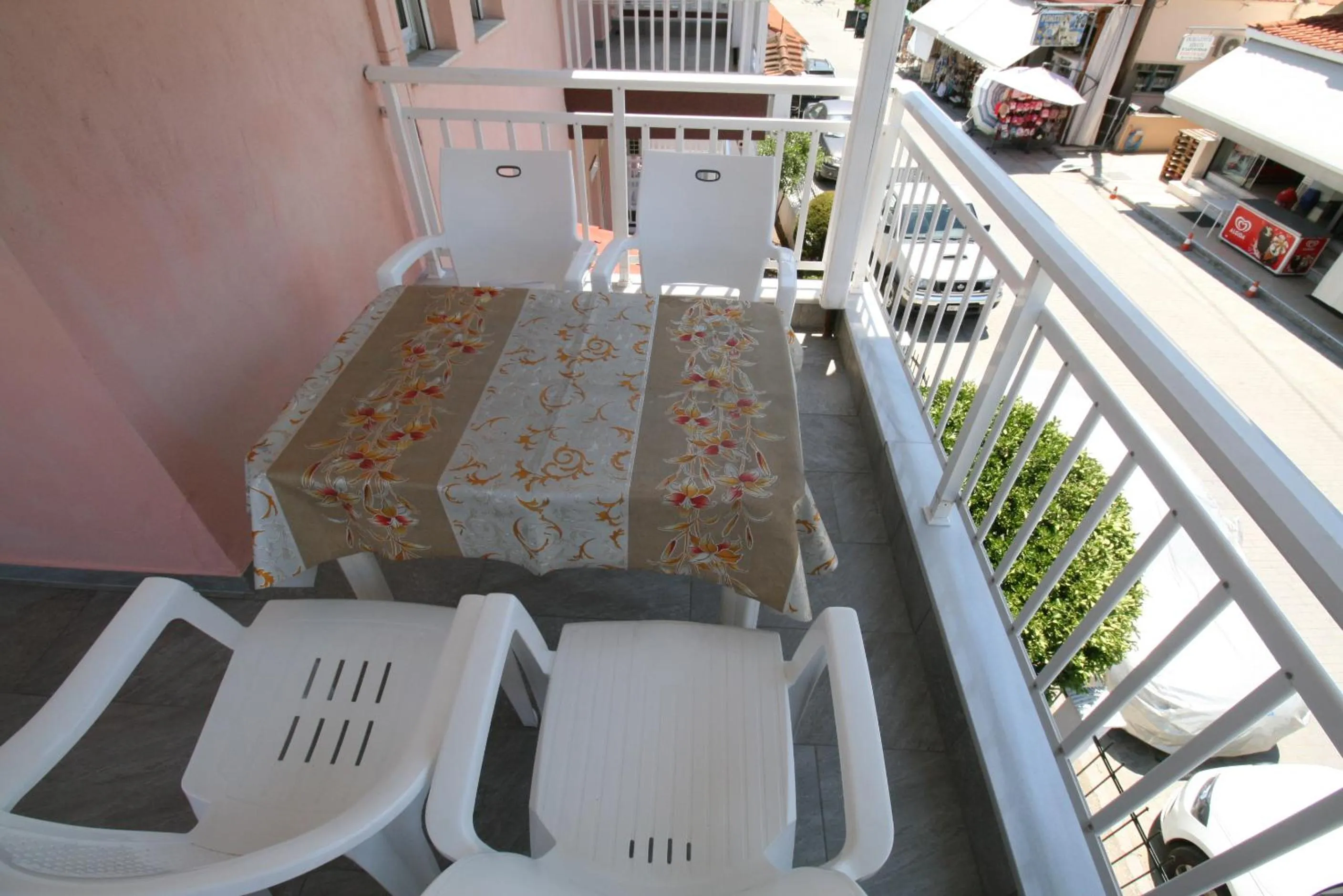 Balcony/Terrace in SARTI CENTER studios