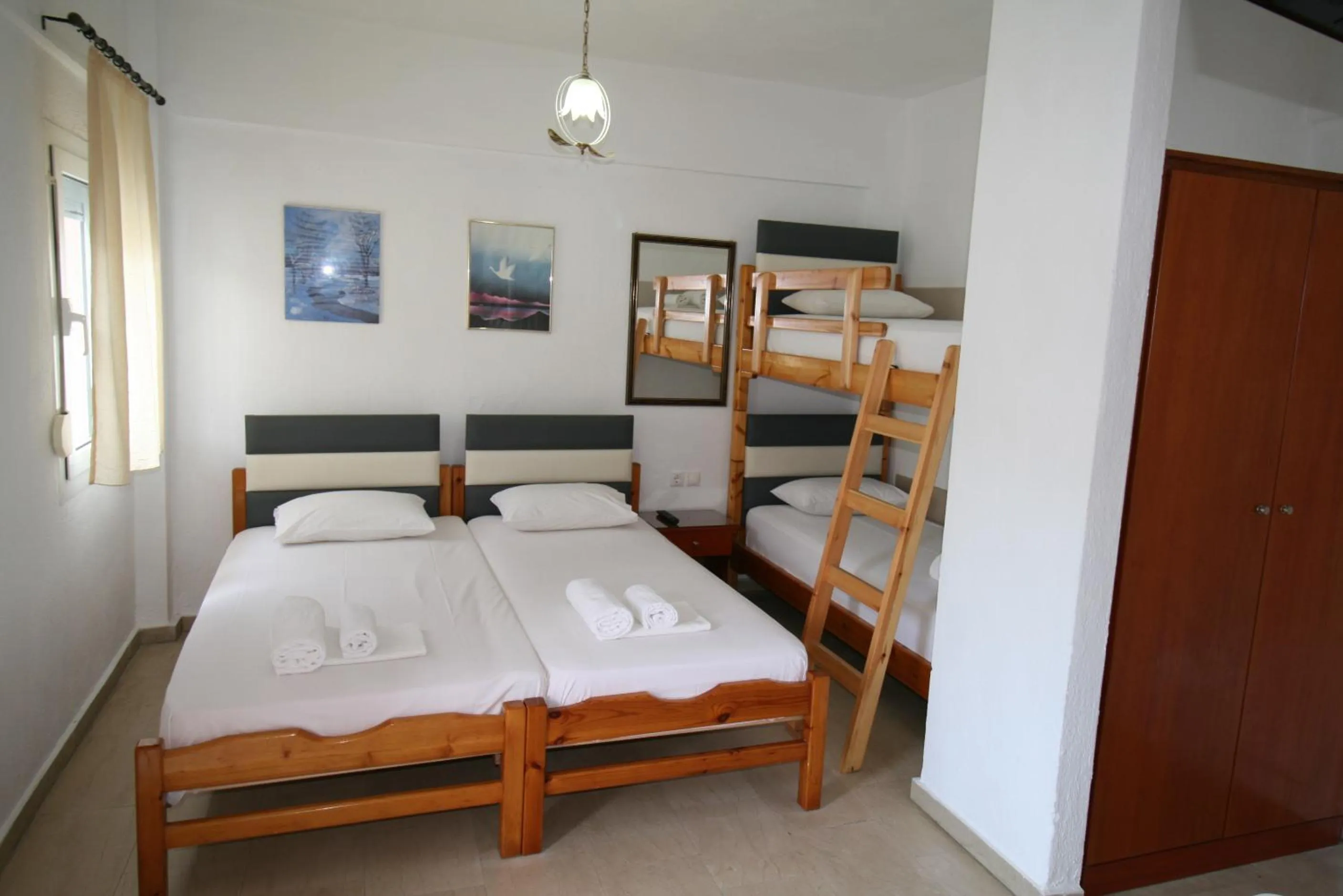 Photo of the whole room in SARTI CENTER studios