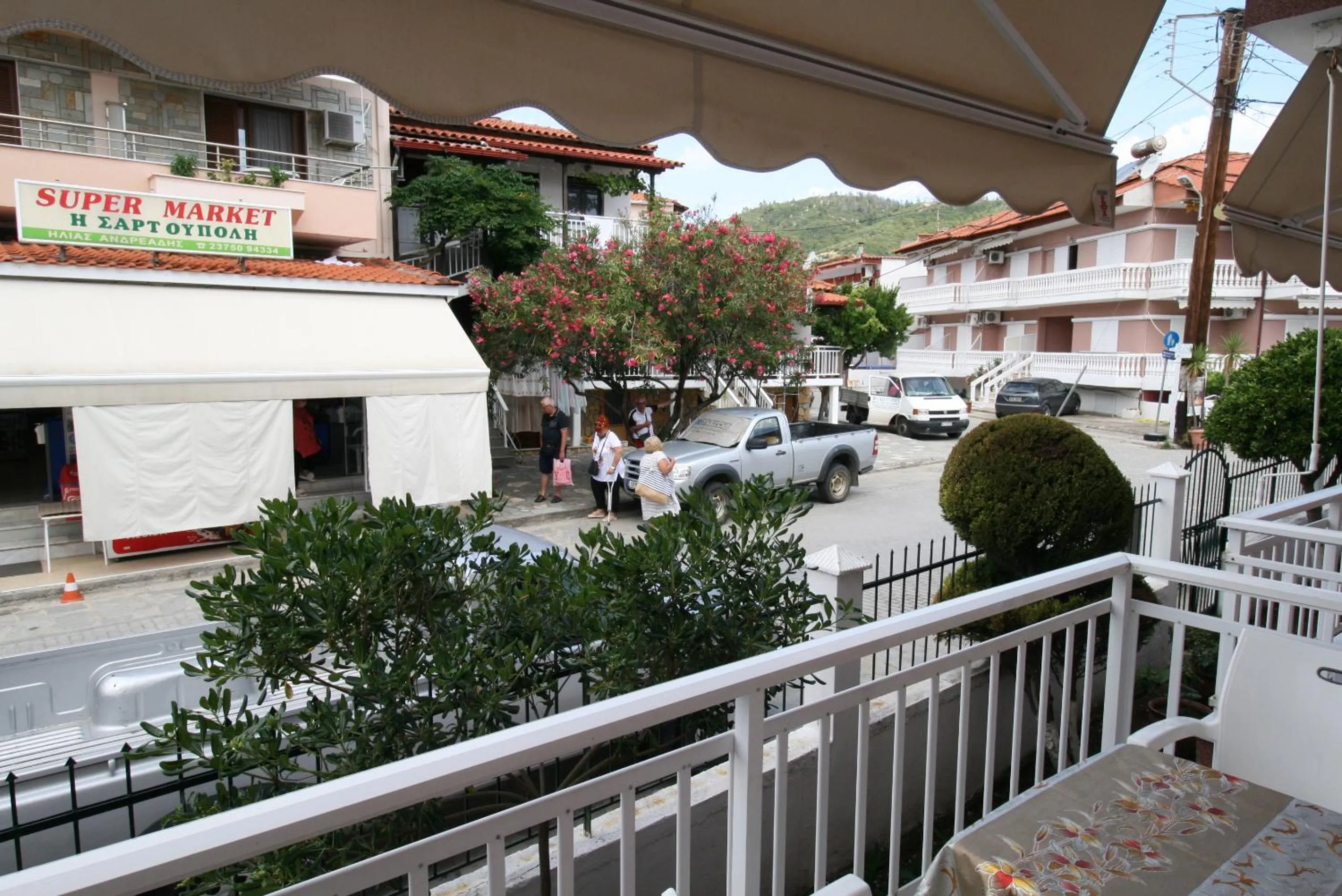 Balcony/Terrace in SARTI CENTER studios
