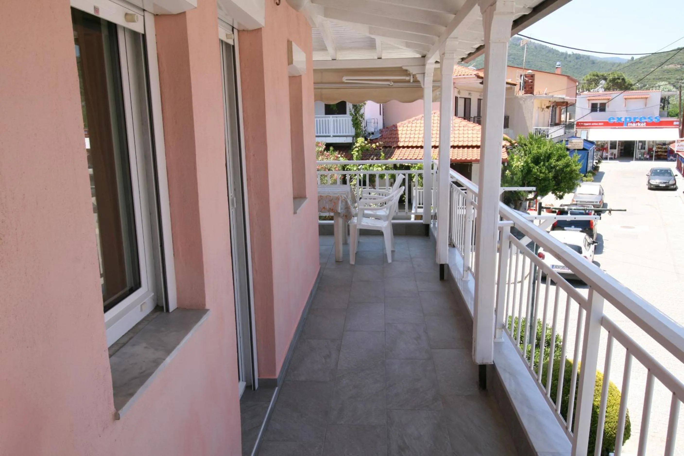 Balcony/Terrace in SARTI CENTER studios