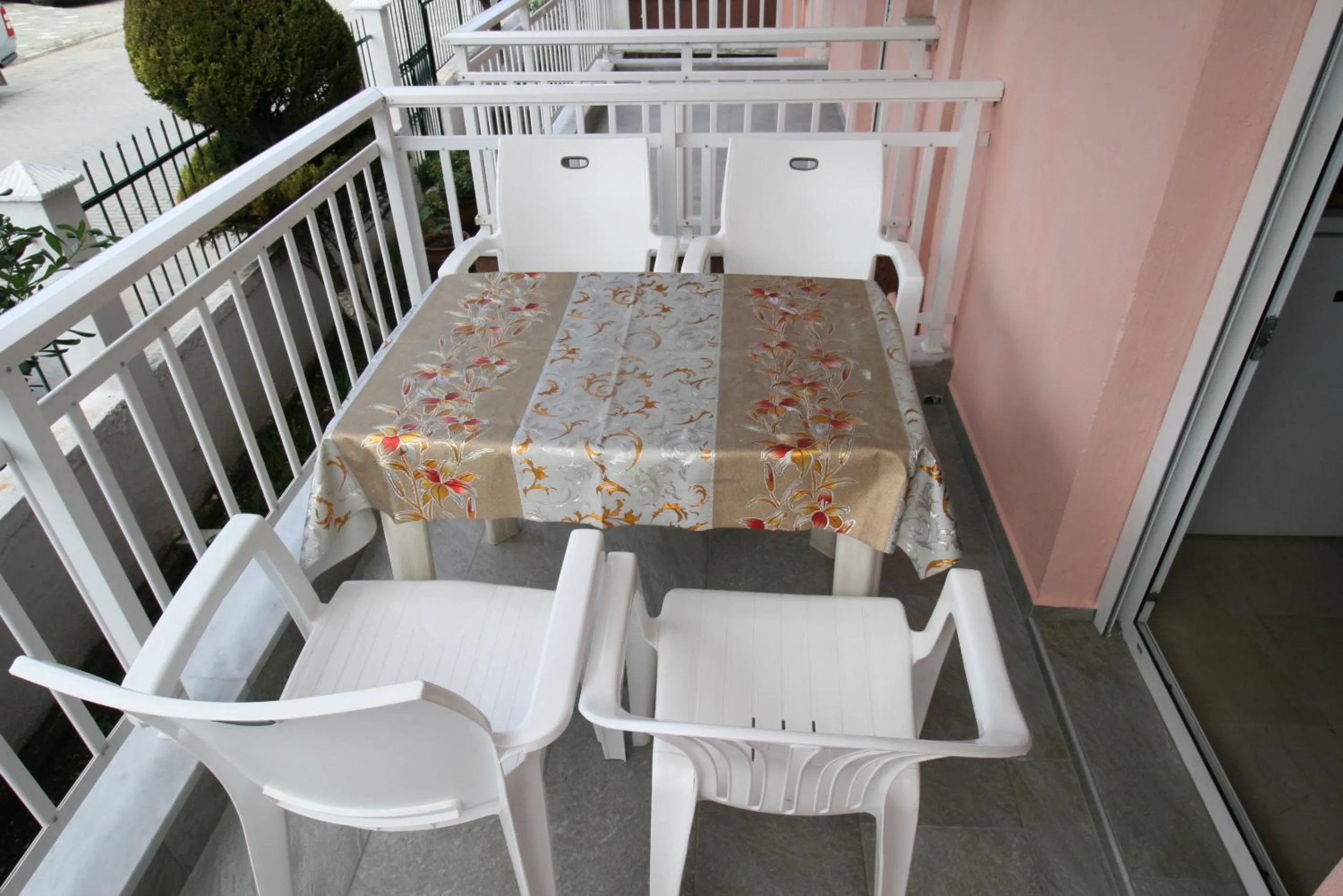 Balcony/Terrace in SARTI CENTER studios