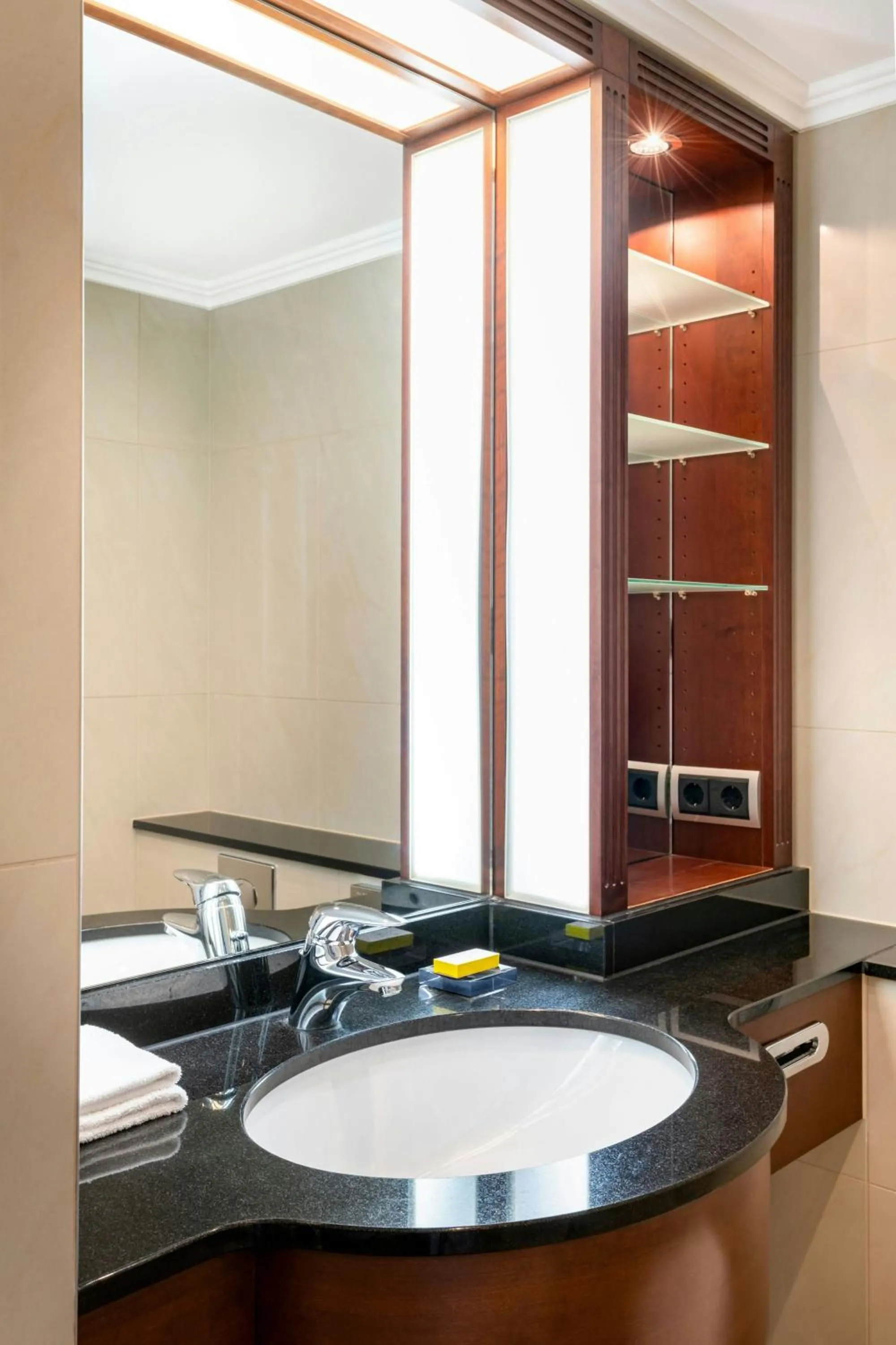 Bathroom in Munich Marriott Hotel