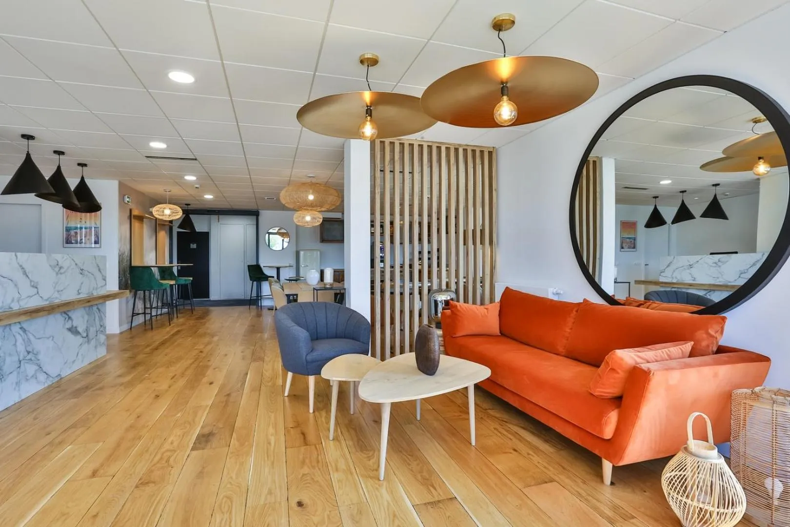 Lobby or reception in Hôtel & Spa FACE À LA MER