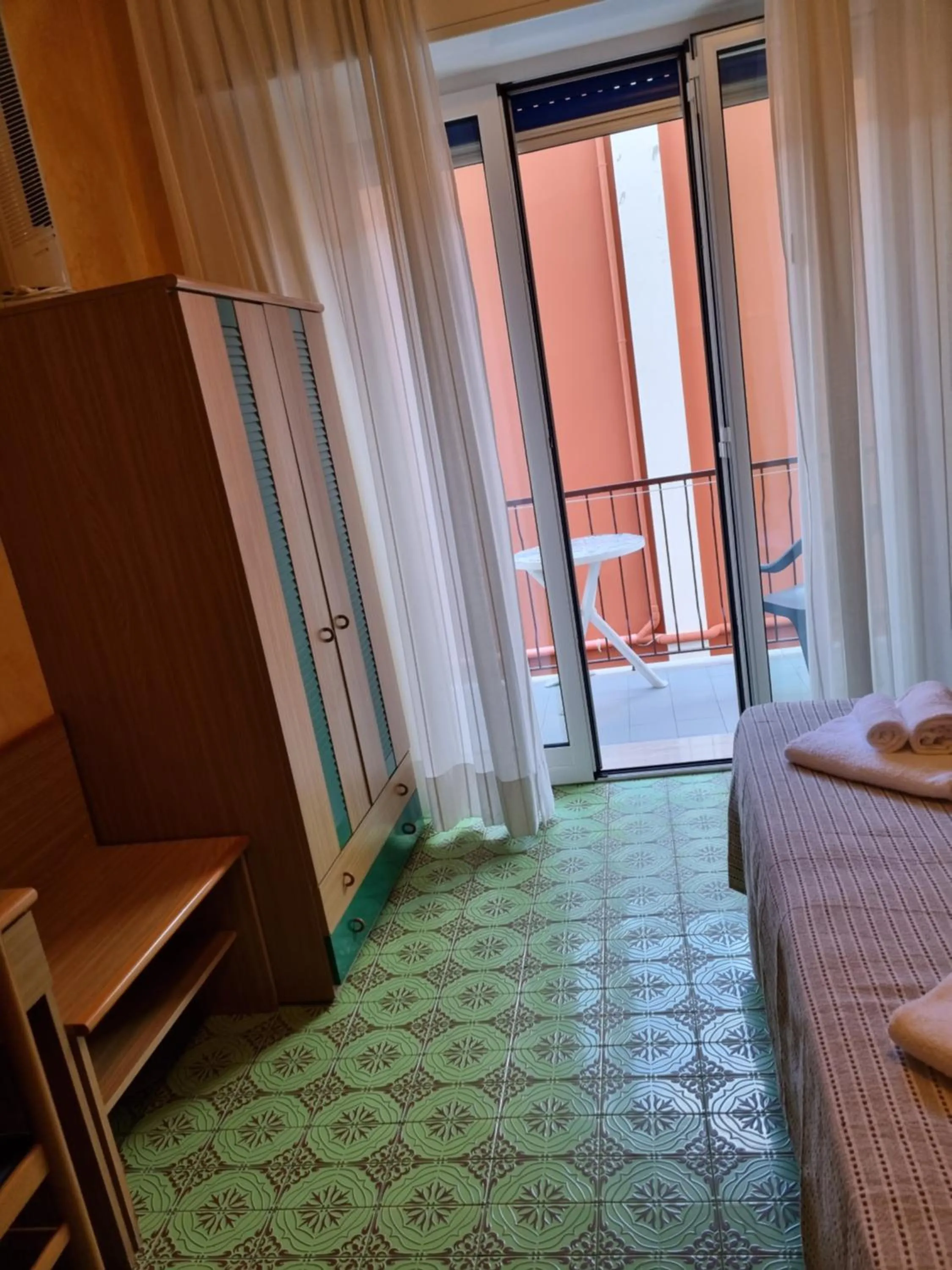 Balcony/Terrace, Bed in Albergo Stella Di Mare