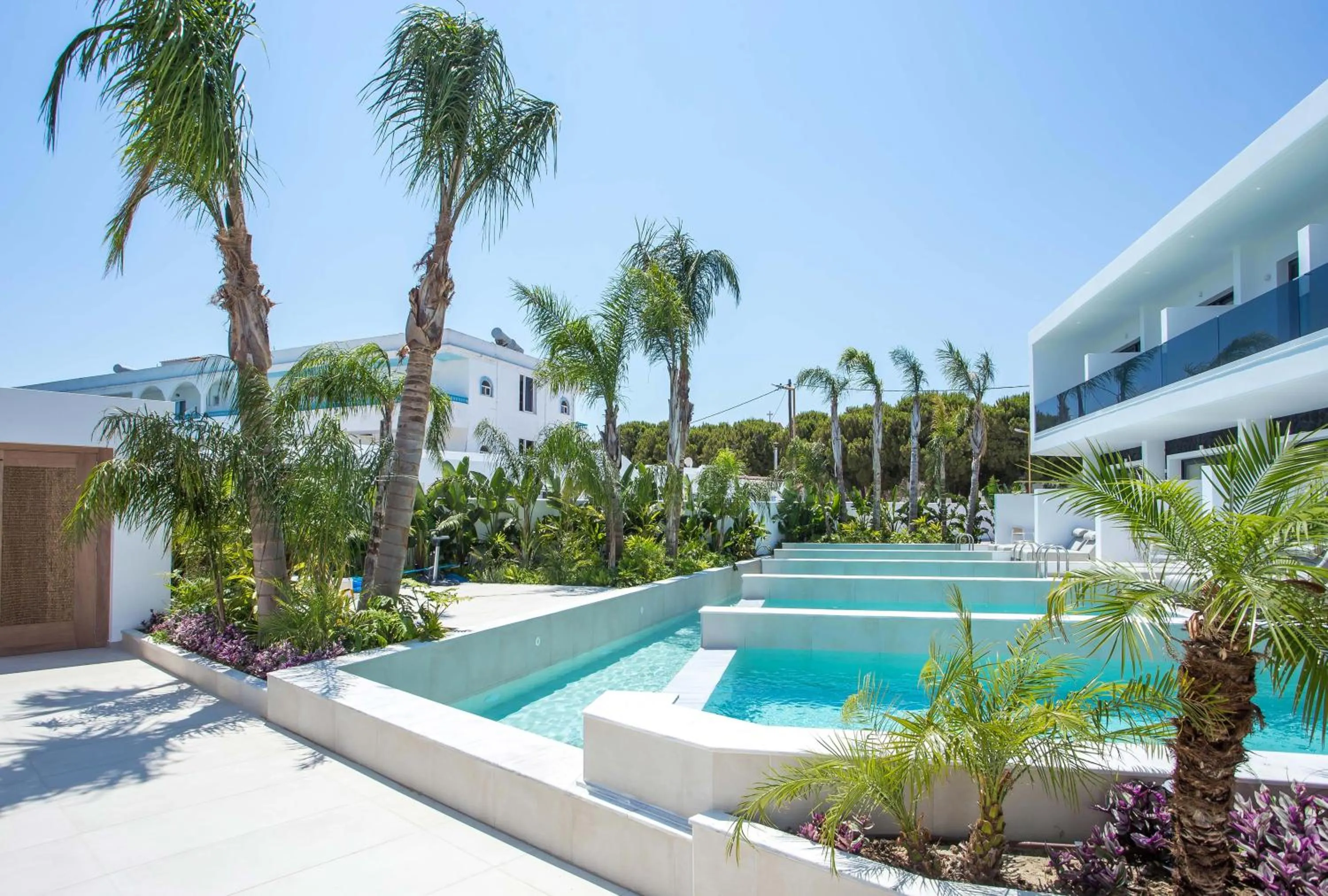 Property building in Vanik Suites