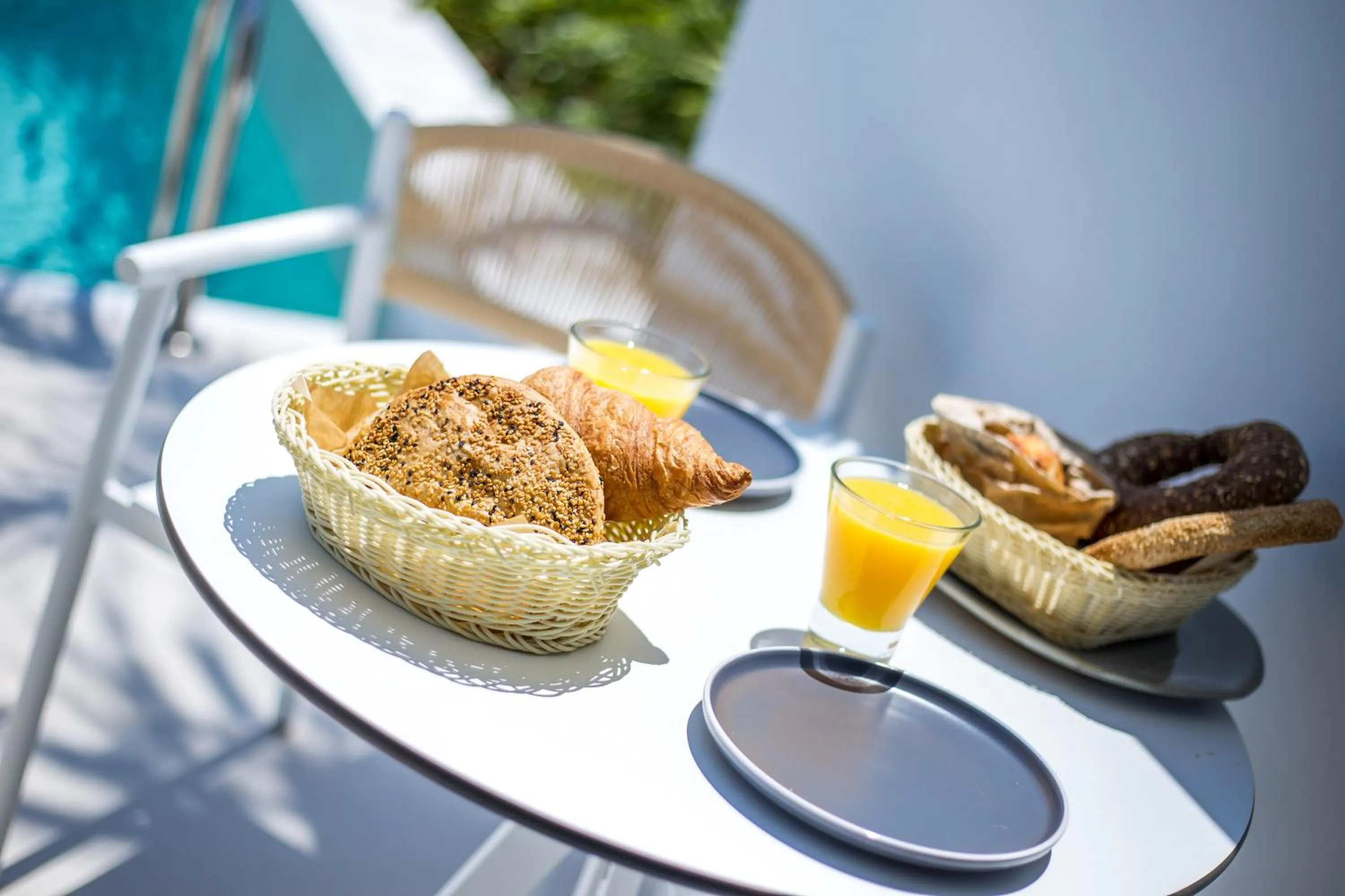 Swimming pool in Vanik Suites