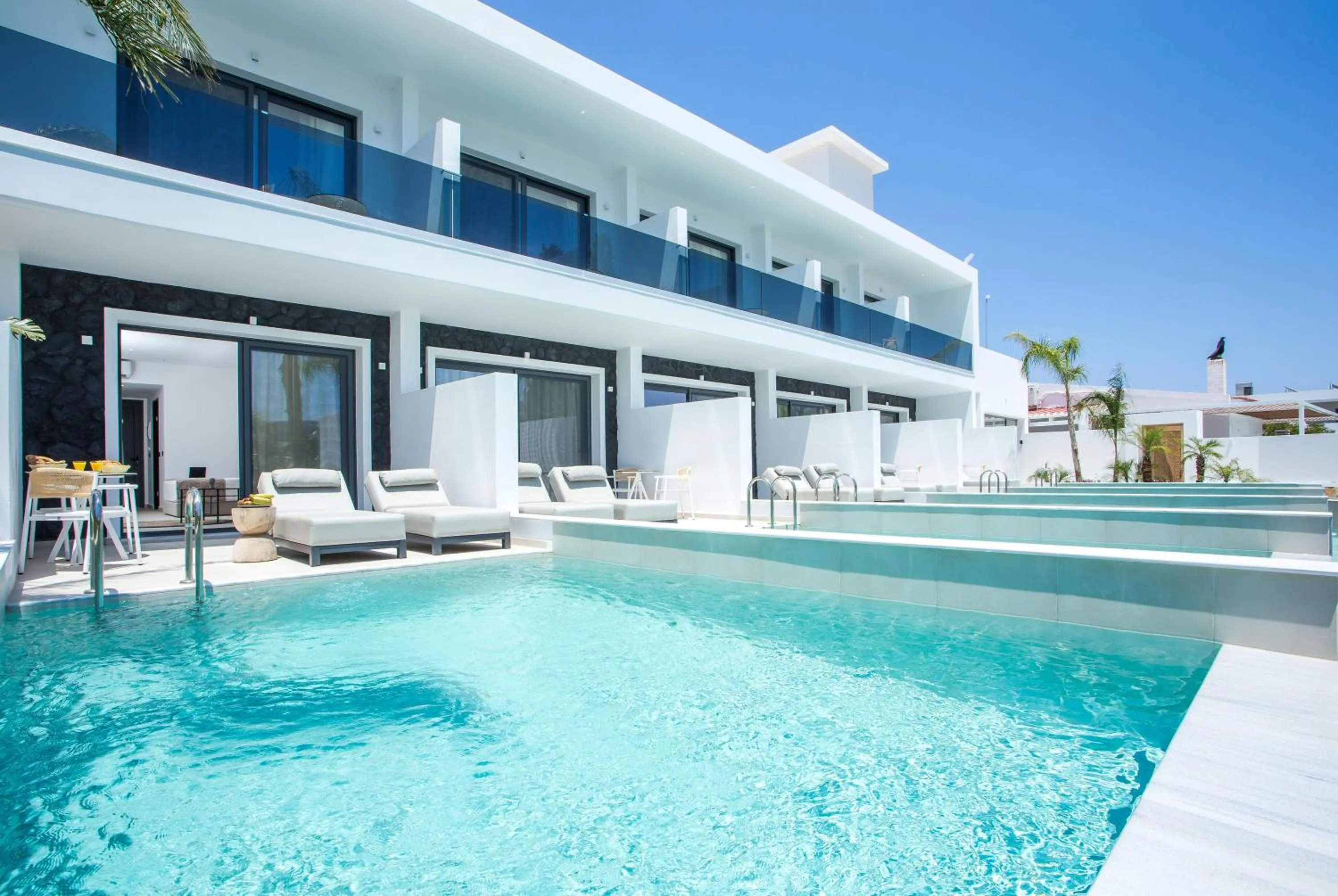 Property building in Vanik Suites