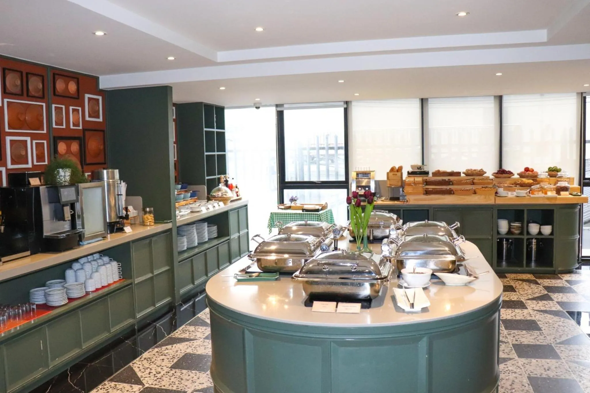 The Quart Ruamrudee by UHG