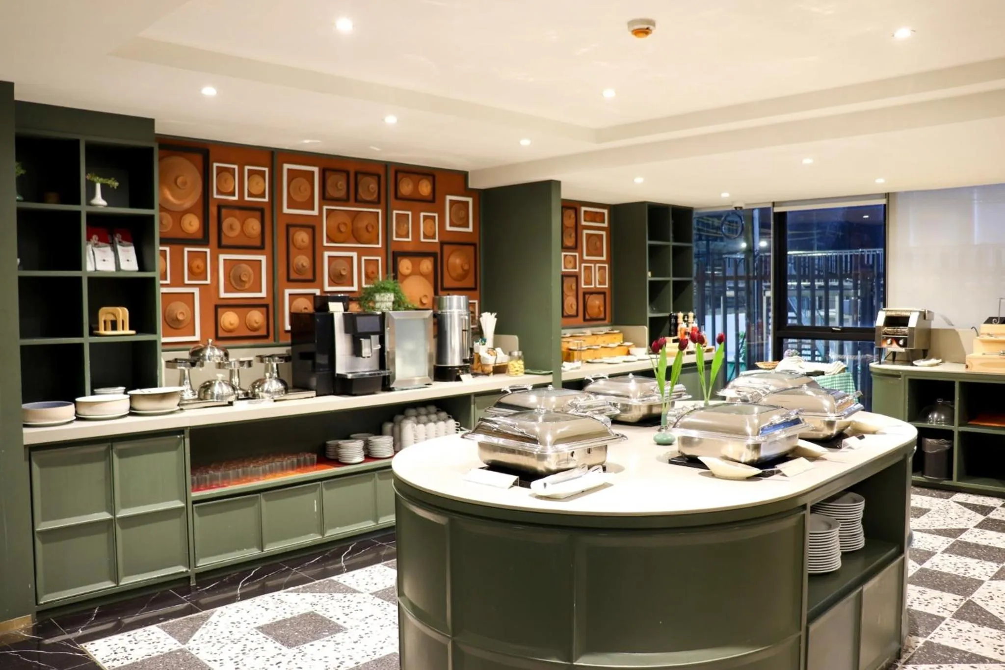 The Quart Ruamrudee by UHG