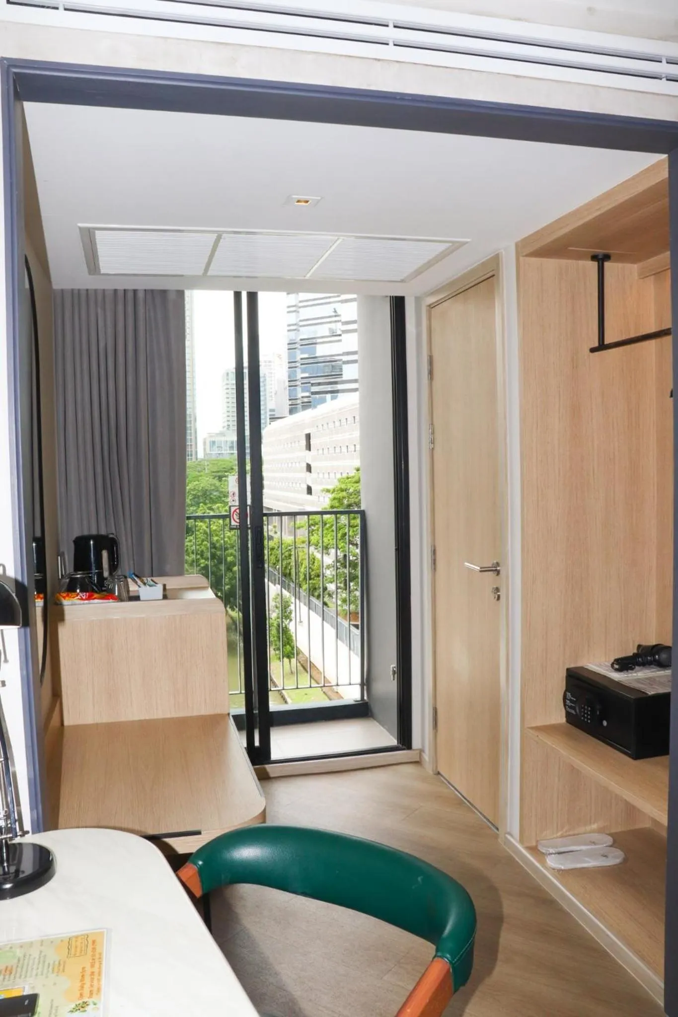 The Quart Ruamrudee by UHG