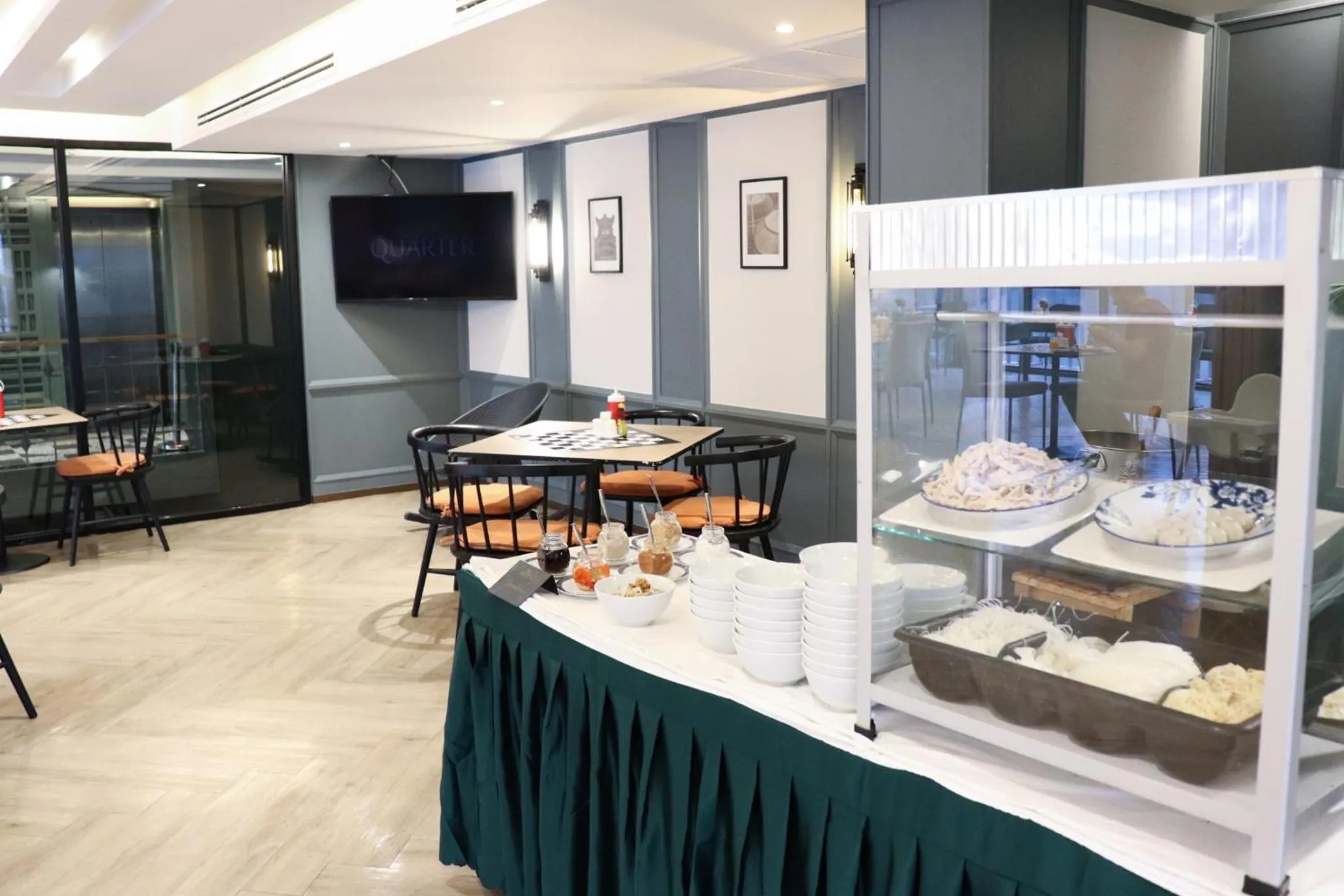 The Quart Ruamrudee by UHG