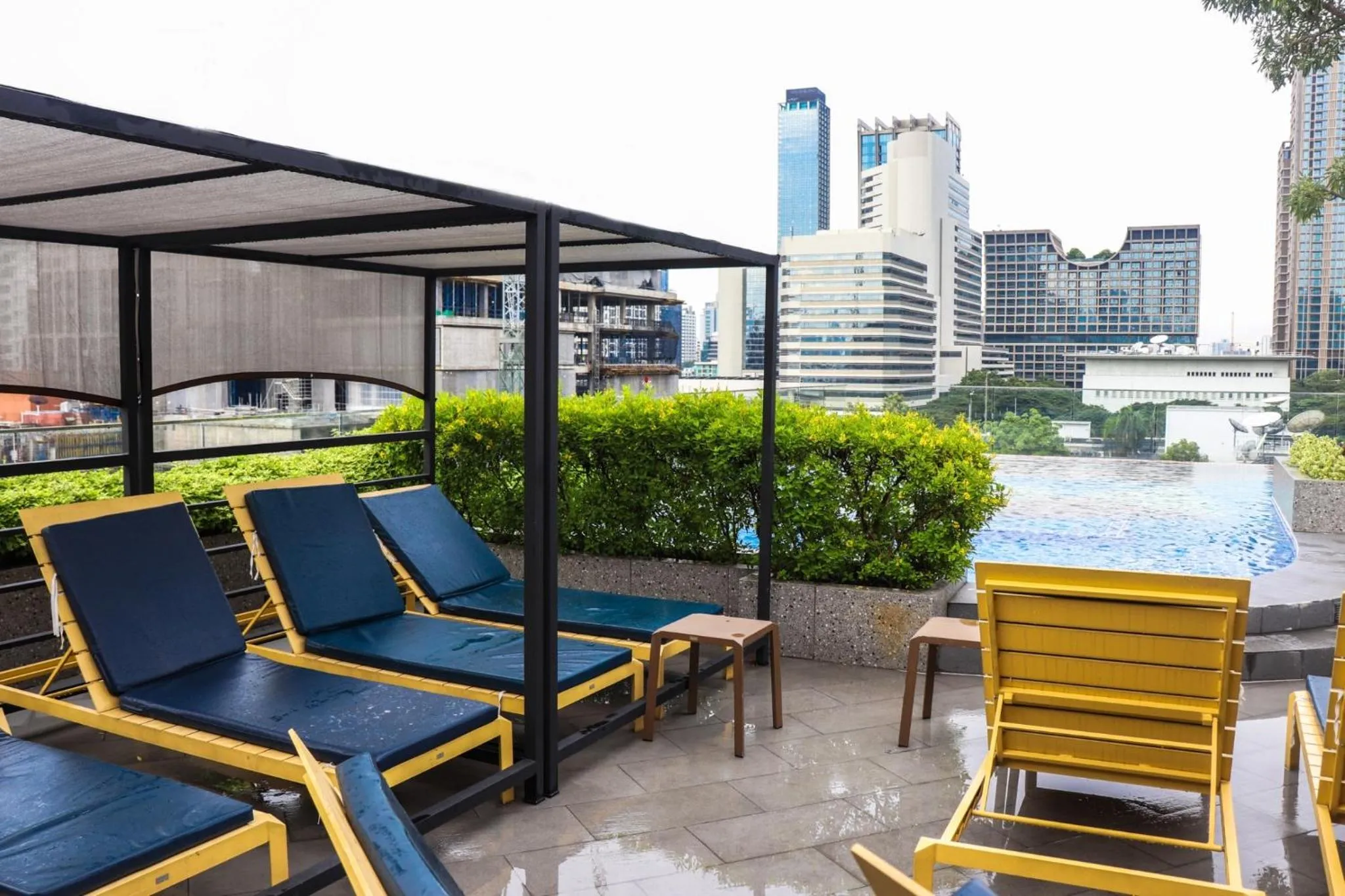 The Quart Ruamrudee by UHG