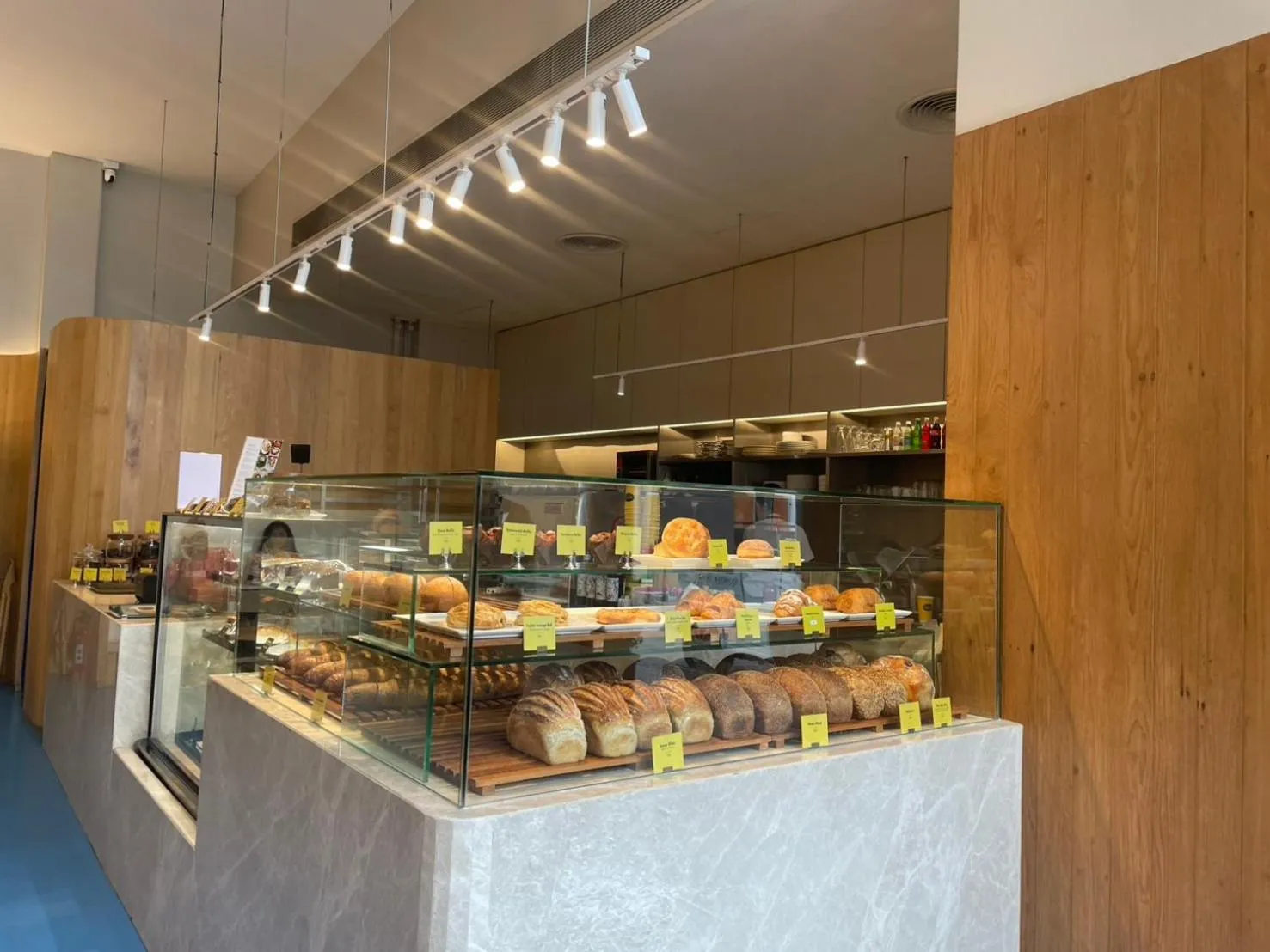 The Quart Ruamrudee by UHG