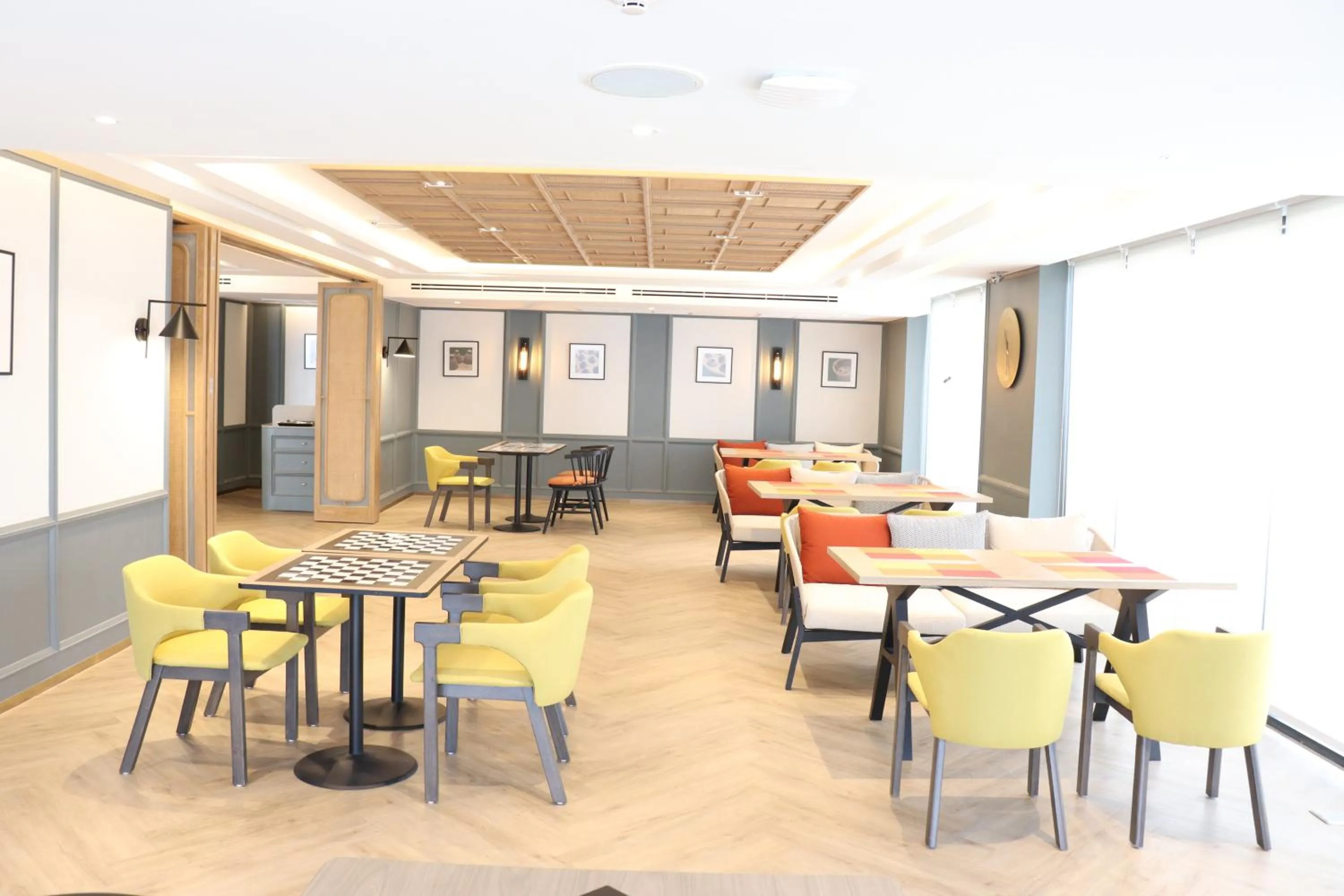 Restaurant/places to eat in The Quart Ruamrudee by UHG