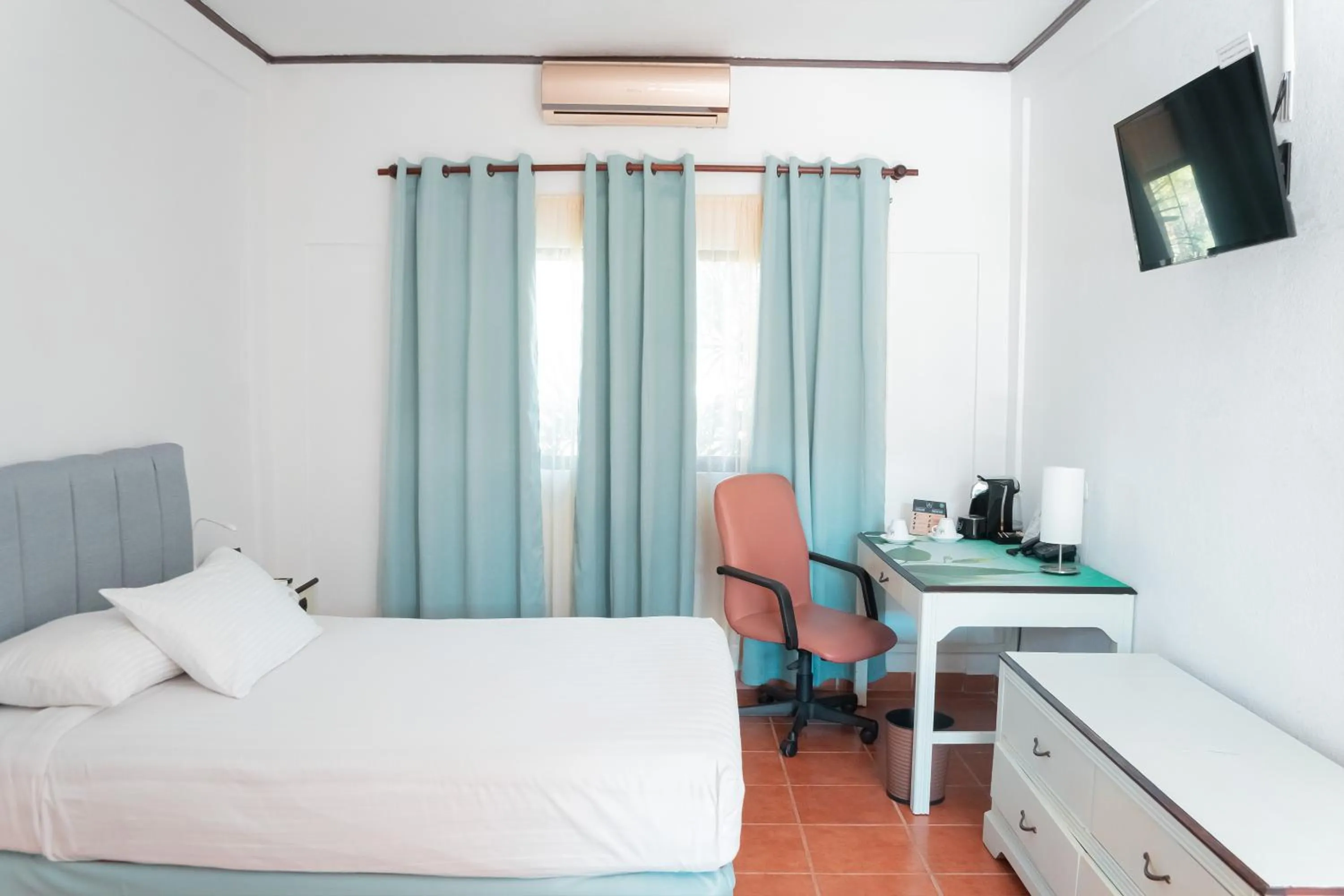 furniture, Bed in Hotel Zima