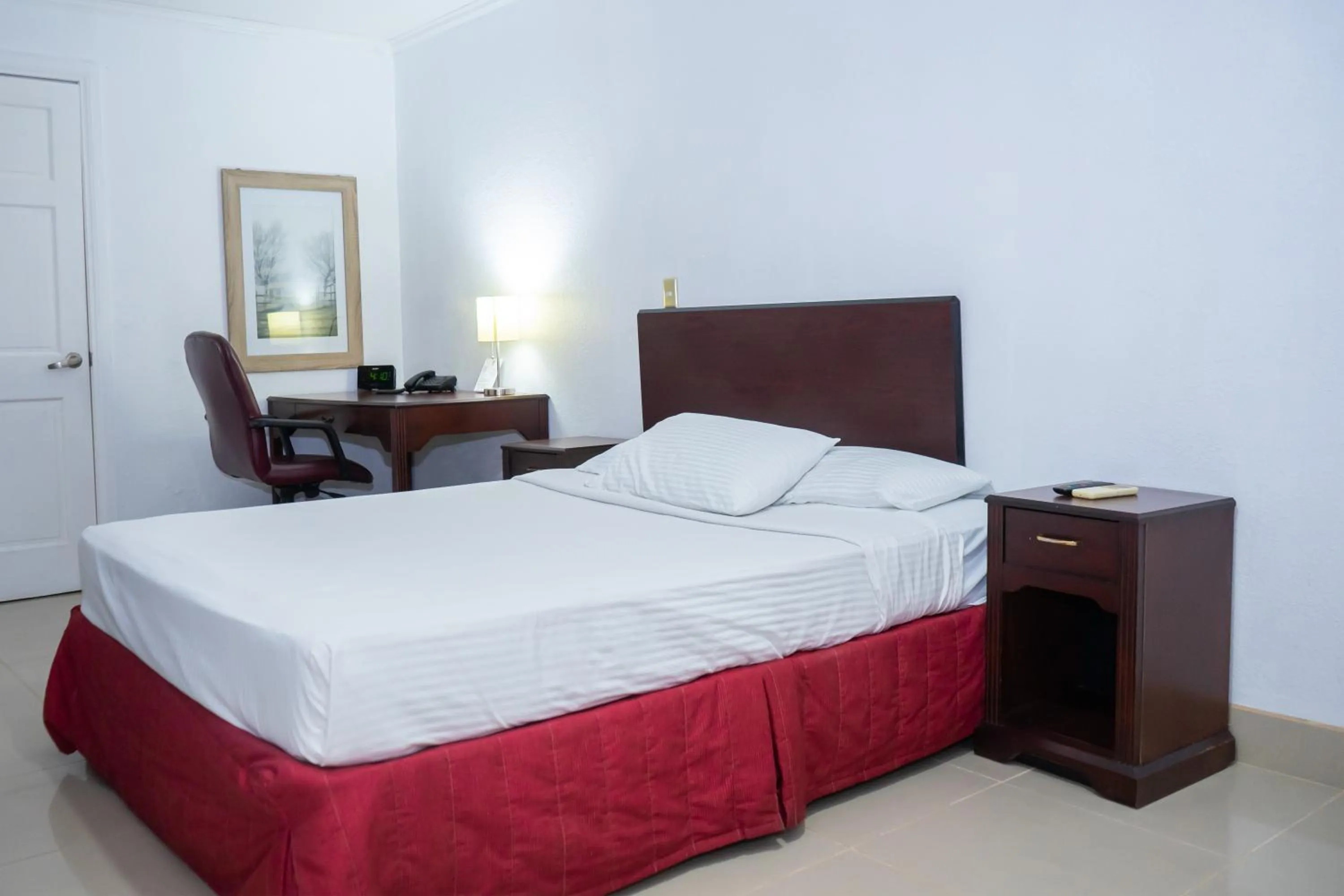 Bedroom, Bed in Hotel Zima