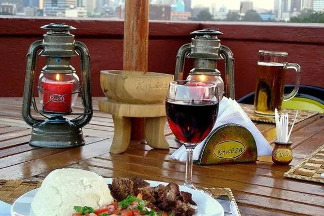 Restaurant/places to eat in Khweza Bed and Breakfast