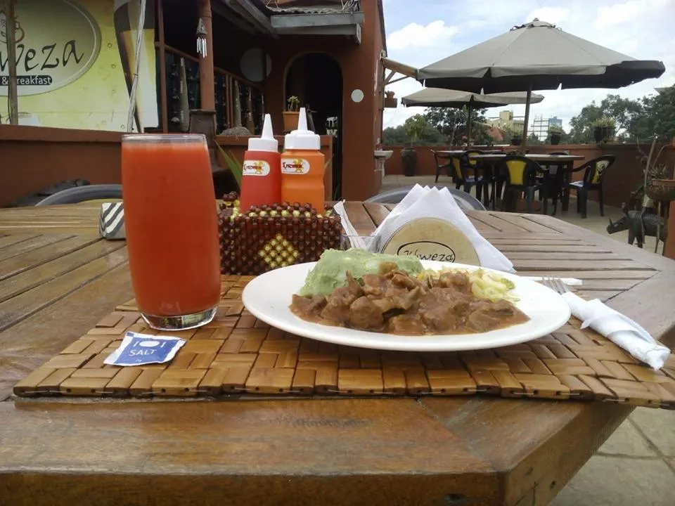 Restaurant/places to eat in Khweza Bed and Breakfast