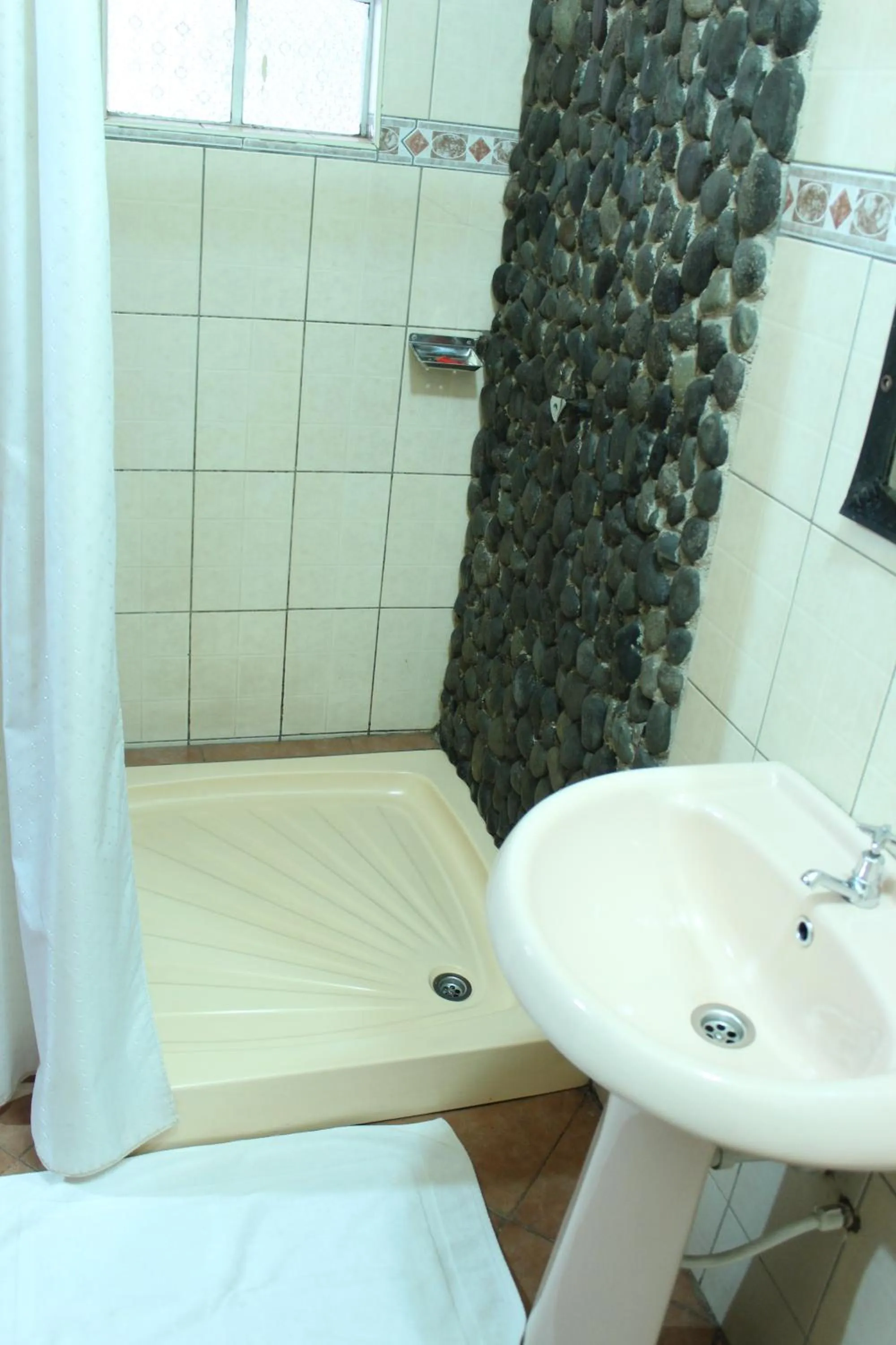 Bathroom in Khweza Bed and Breakfast