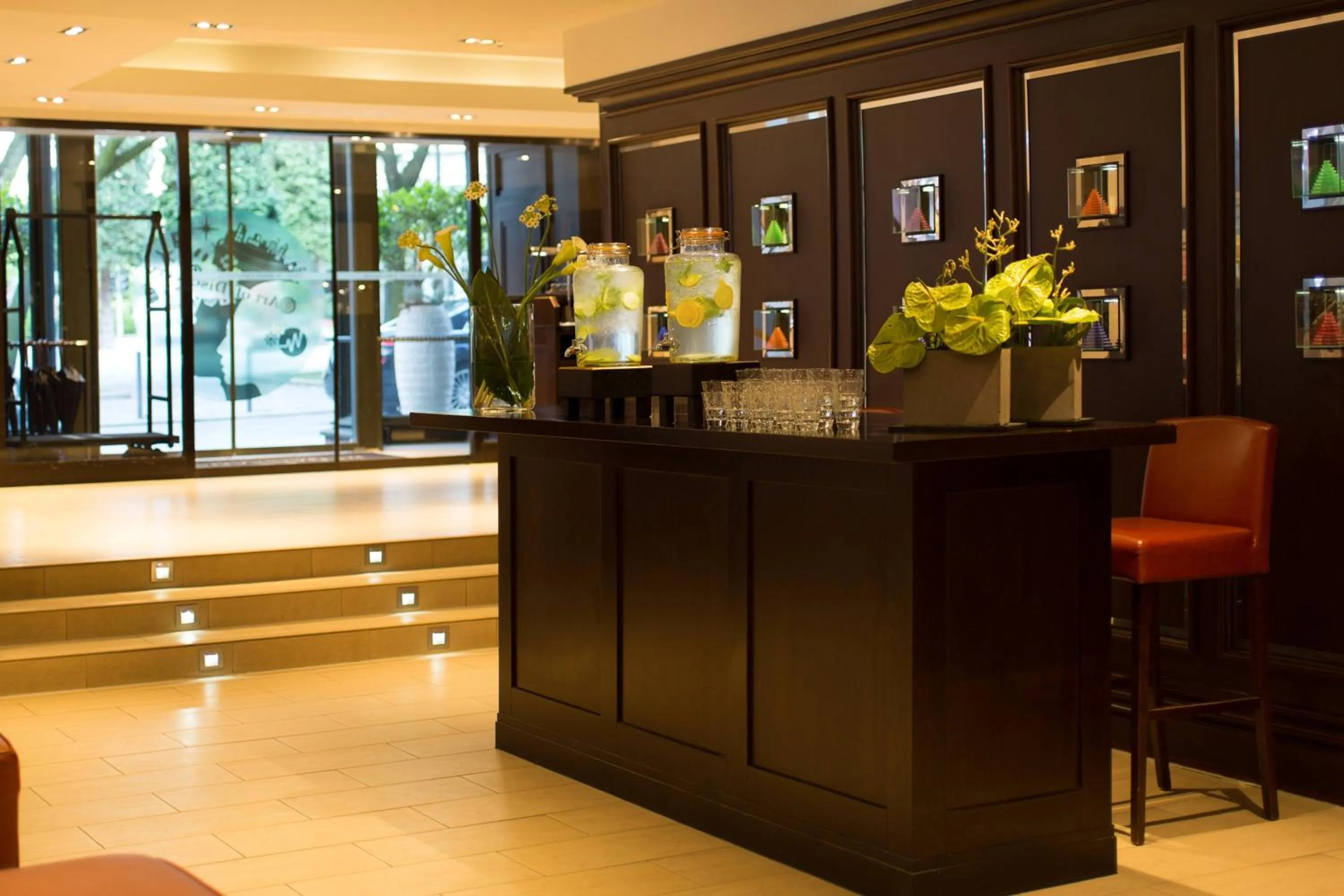 Lobby or reception in Renaissance Hamburg Hotel