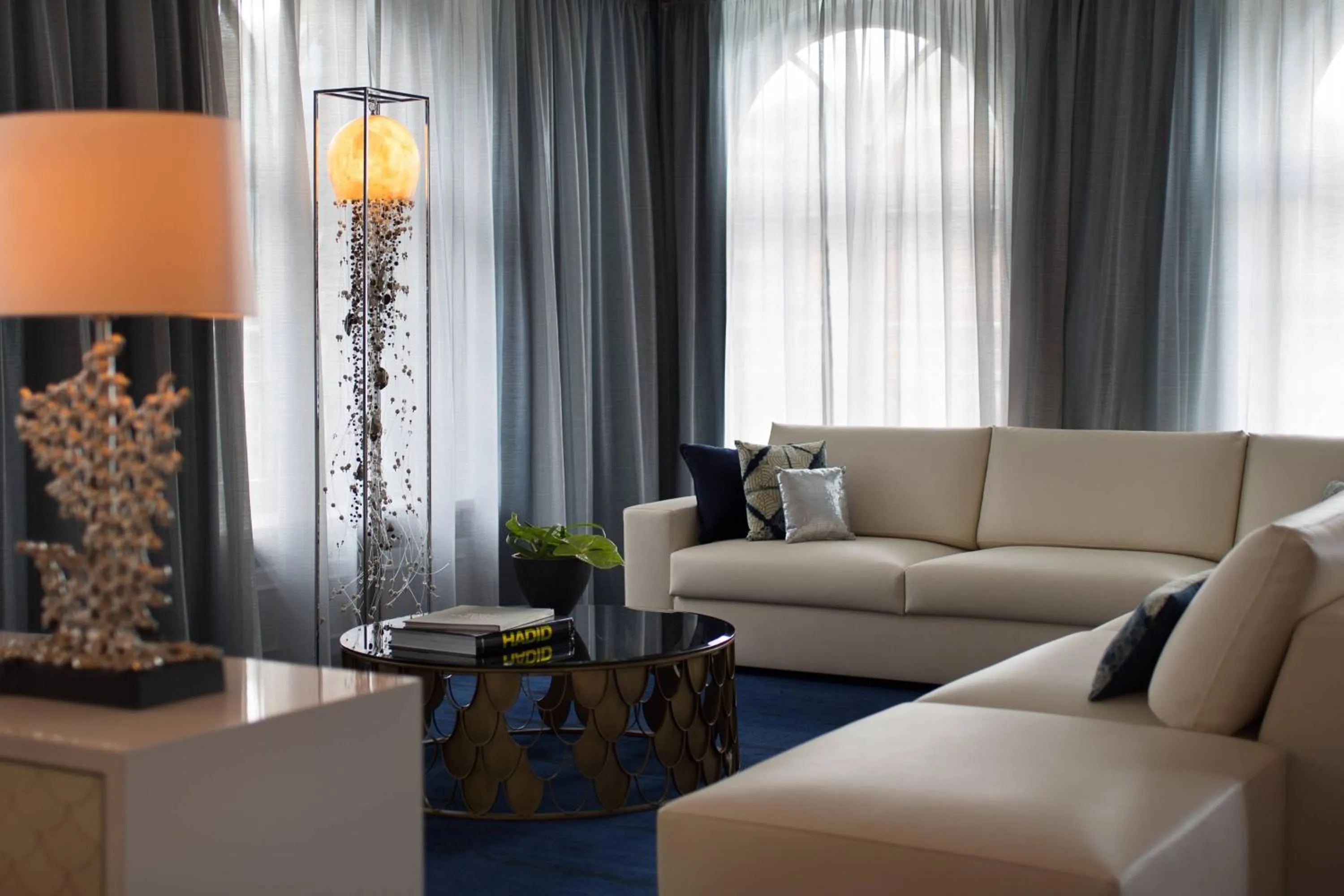 Living room in Renaissance Hamburg Hotel