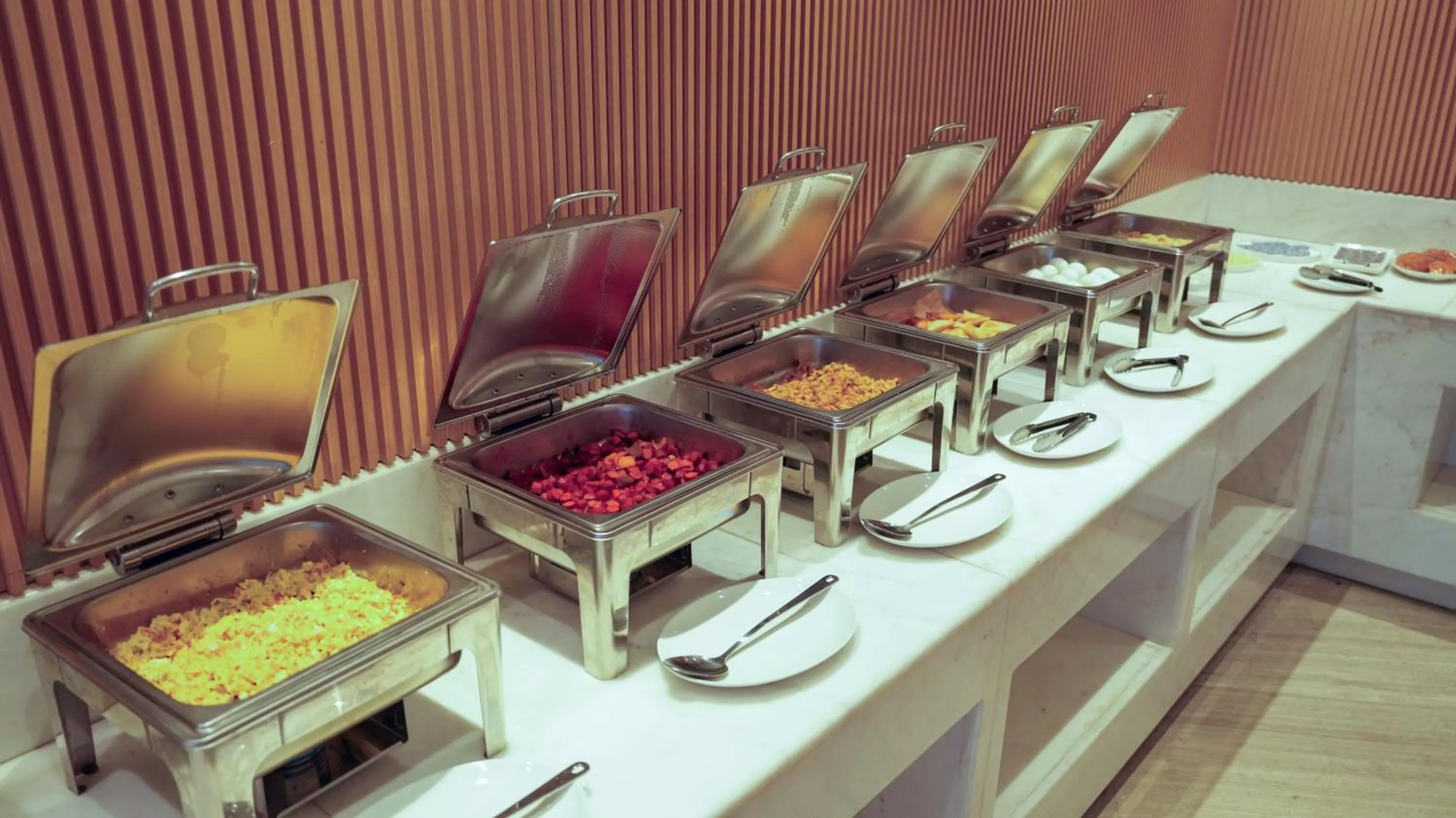 Restaurant/places to eat in Aram Hotel - AlMeshael Exit 18 فندق آرام - حي المشاعل مخرج 18