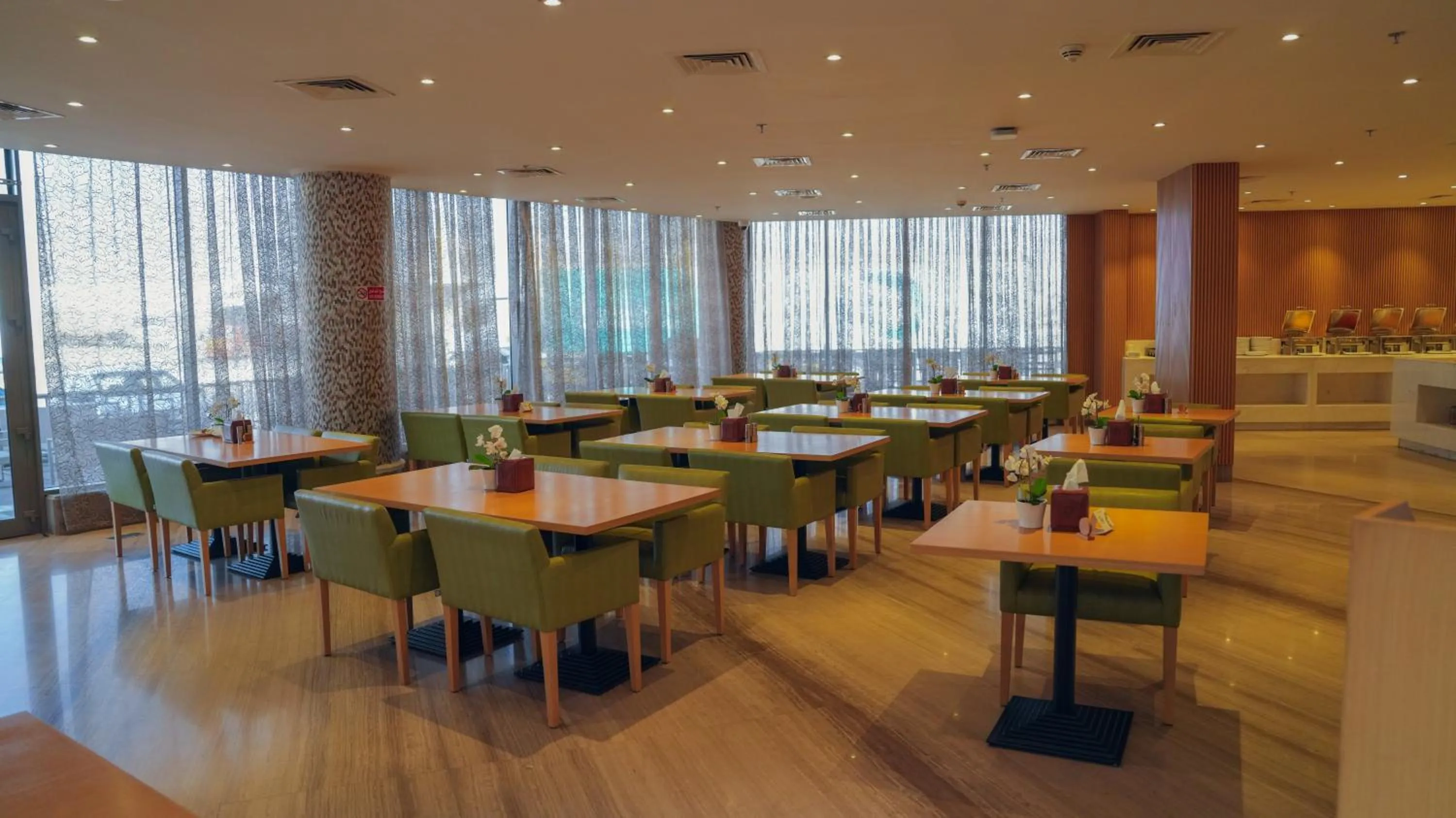 Restaurant/places to eat in Aram Hotel - AlMeshael Exit 18 فندق آرام - حي المشاعل مخرج 18